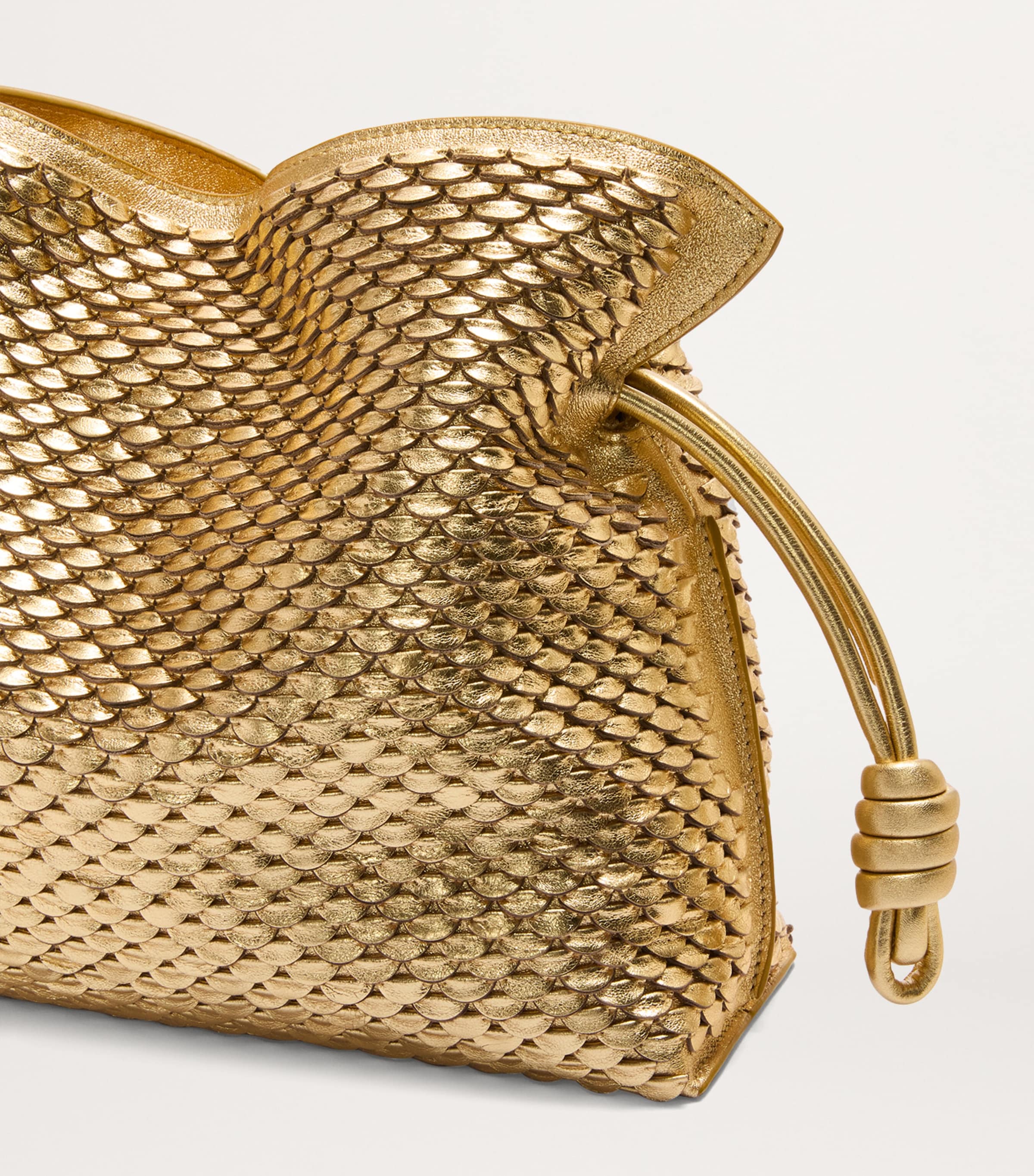 Medium Leather Scales Flamenco Clutch GOLD Image 8