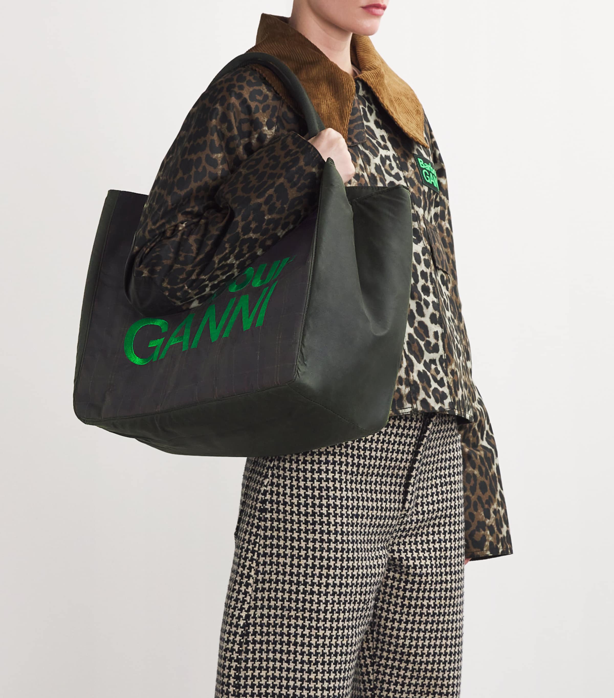 GANNI x Barbour Waxed Tote Bag | GANNI ES
