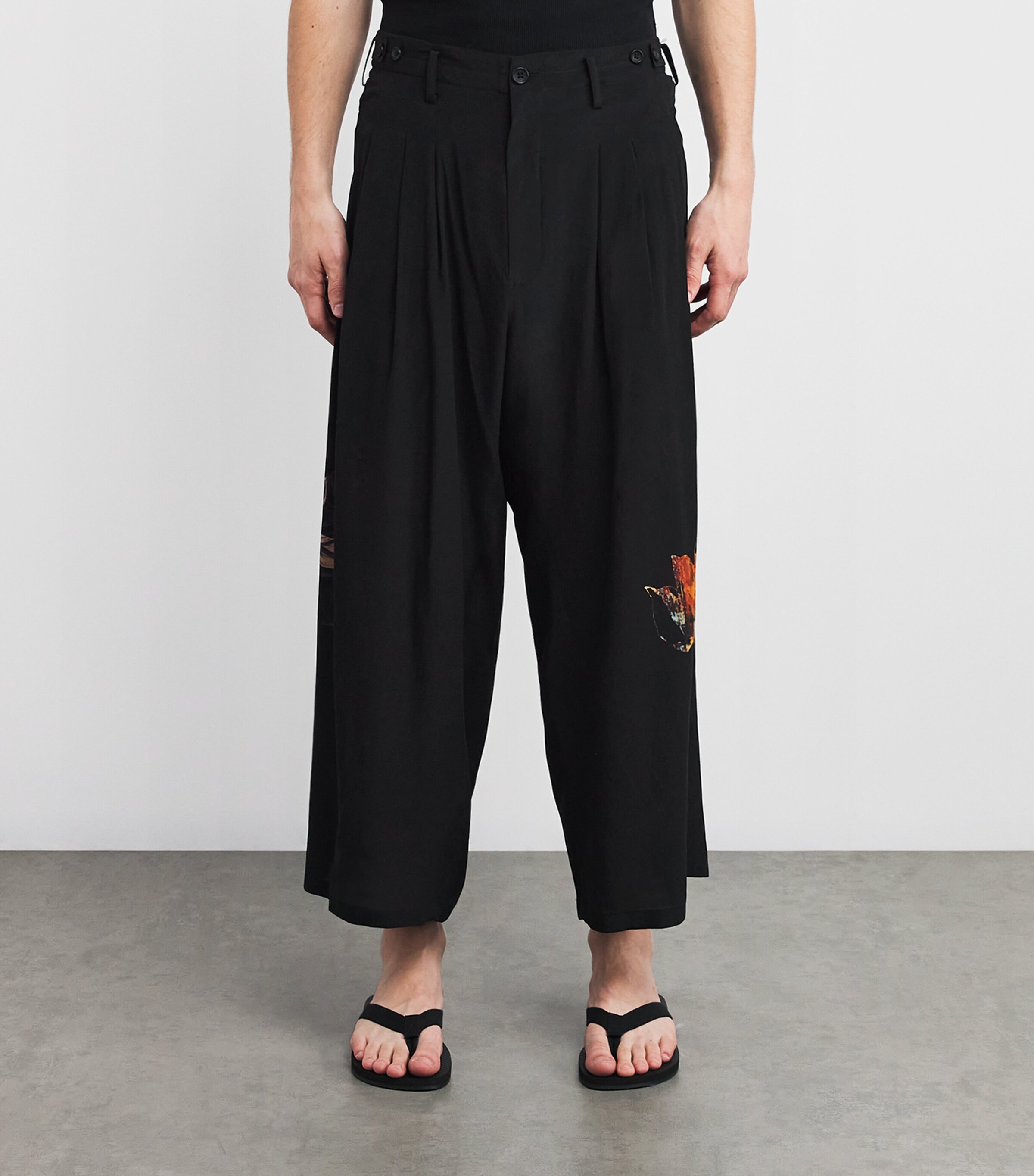 Yohji Yamamoto Mens Silk Floral Print Pleated Trousers Black Image 3