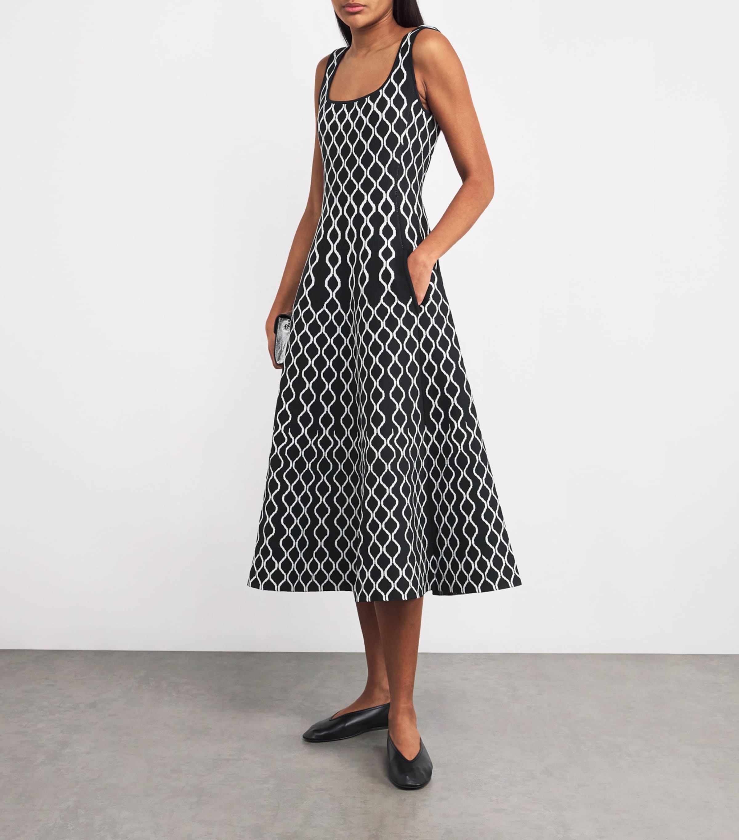 Jacquard Knit Midi Dress BLACK / WHITE Image 2