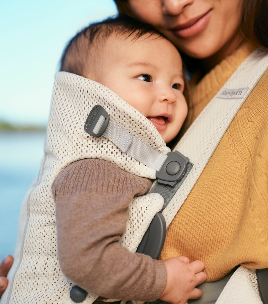 BabyBjörn 3D Mesh Mini Baby Carrier Cream Image 3