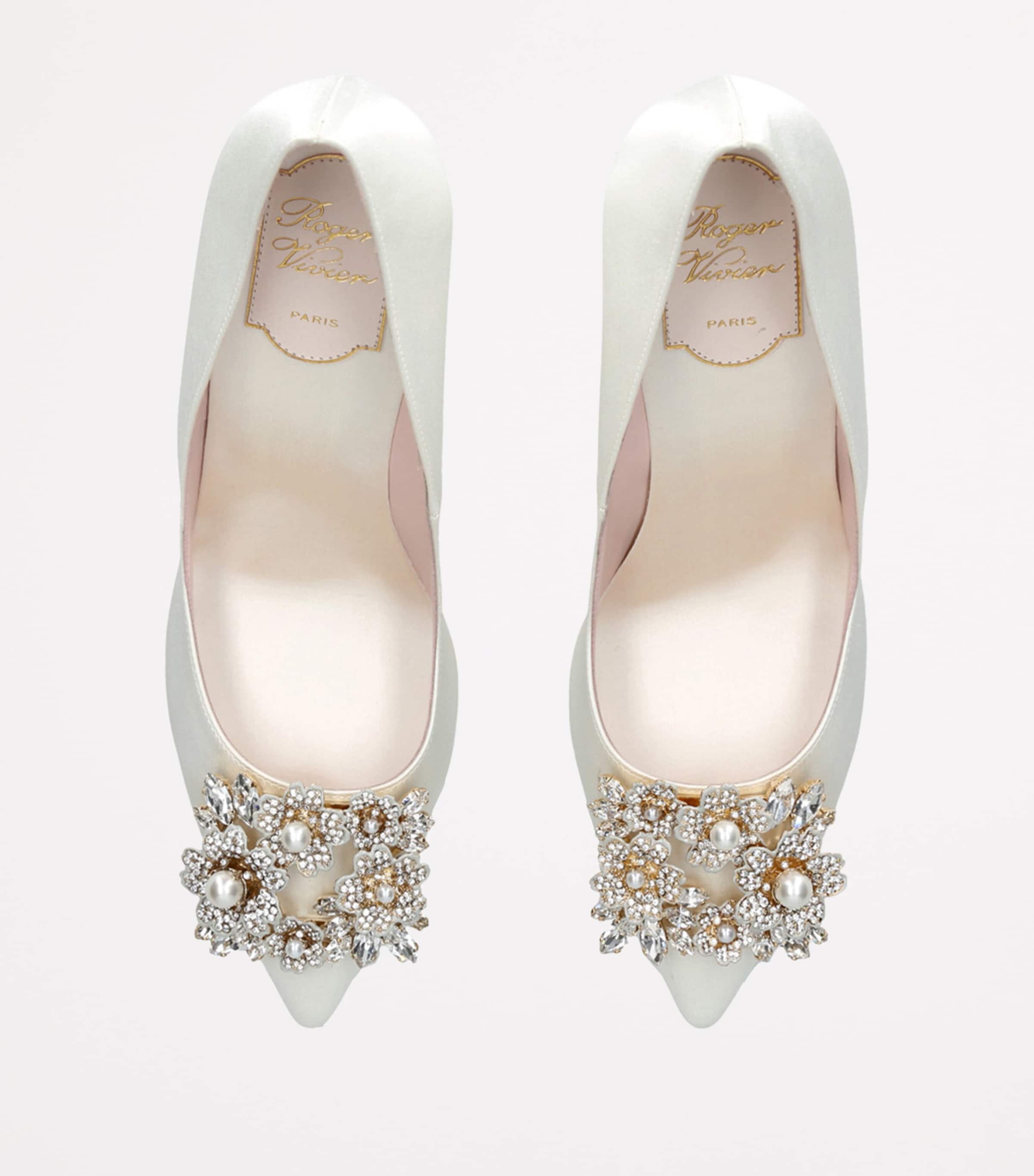 Roger Vivier Satin RV Bouquet Strass Buckle Pumps 85 Bone Image 4
