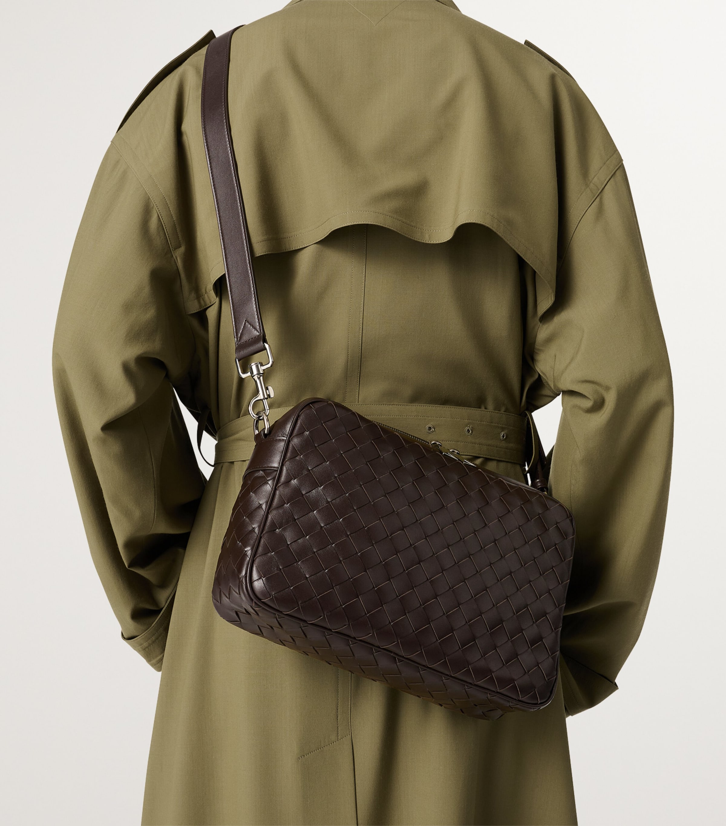 Bottega Veneta Medium Leather Intrecciato Camera Bag
