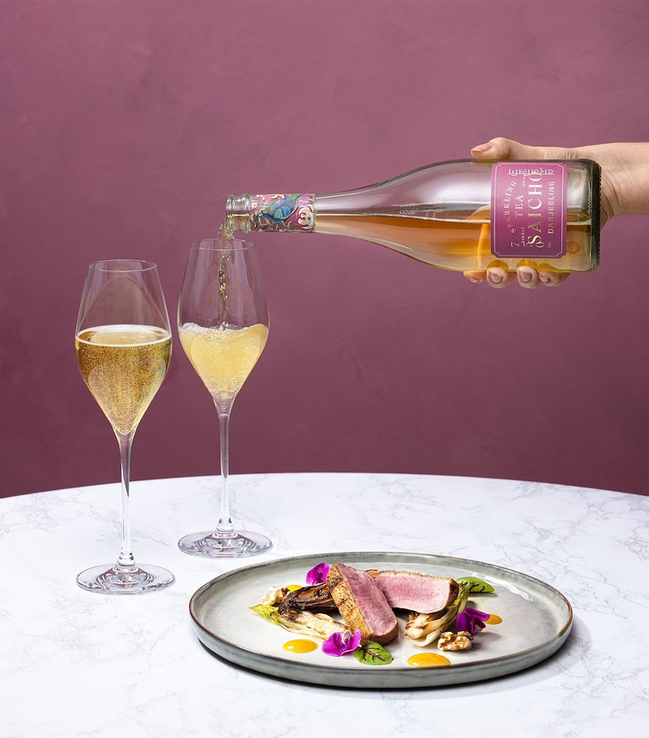 Darjeeling Sparkling Tea (75cl) NO COLOUR Image 2