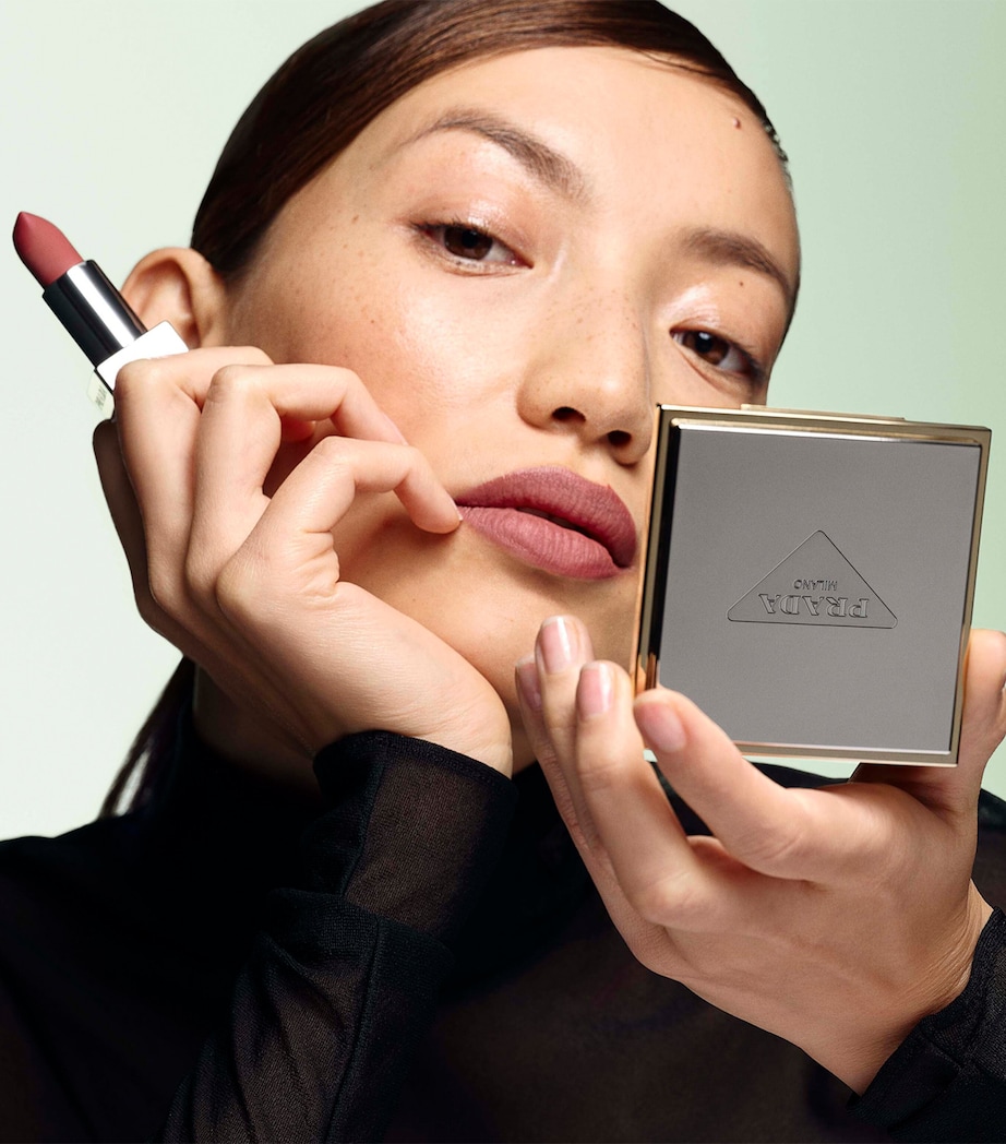 Prada Monochrome Hyper Matte Lipstick B107 Image 4