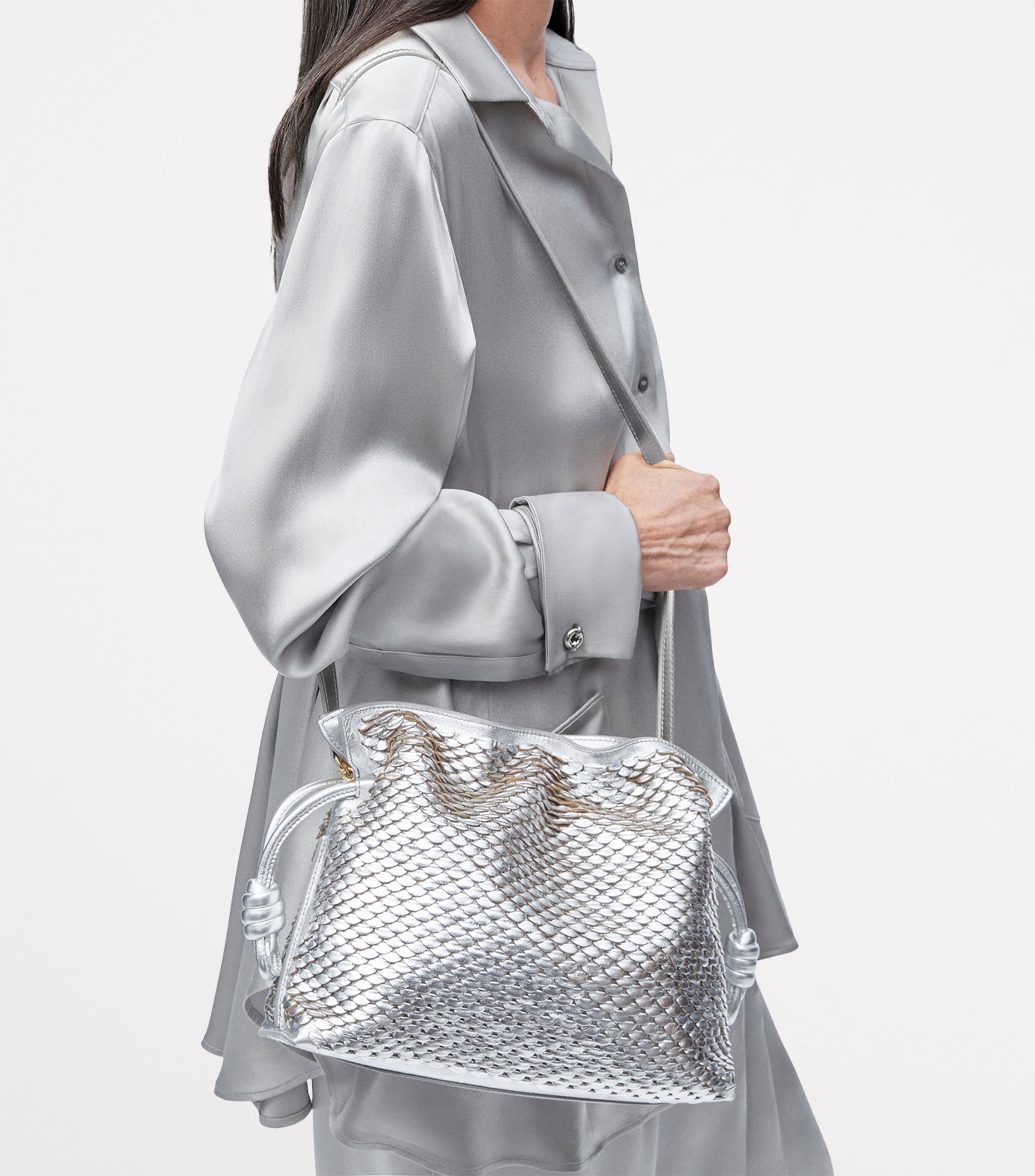 EXCLUSIVE Medium Leather Scales Flamenco Clutch SILVER Image 7