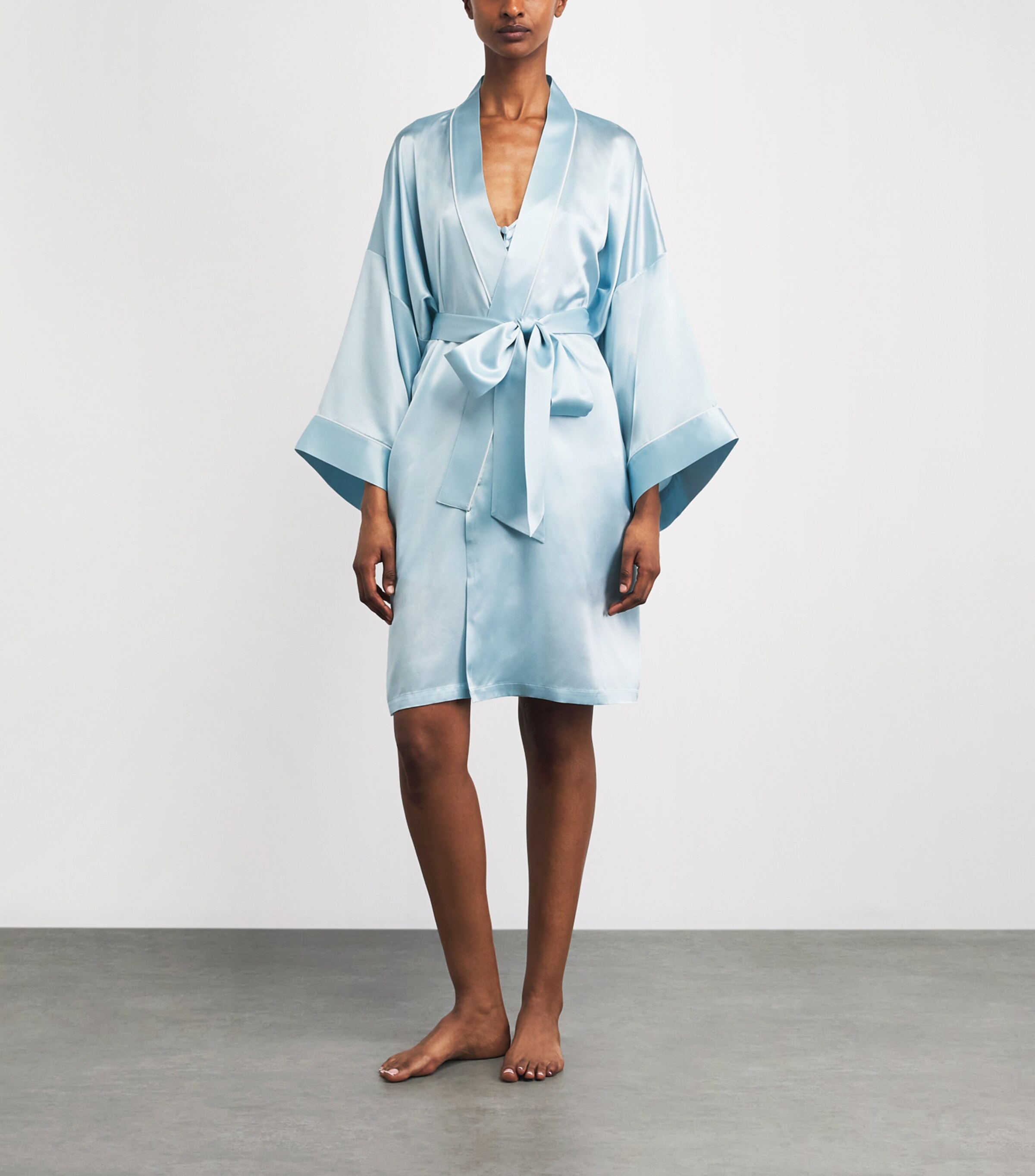 Olivia von Halle Womens Silk Mimi Robe Powder Blue Image 2