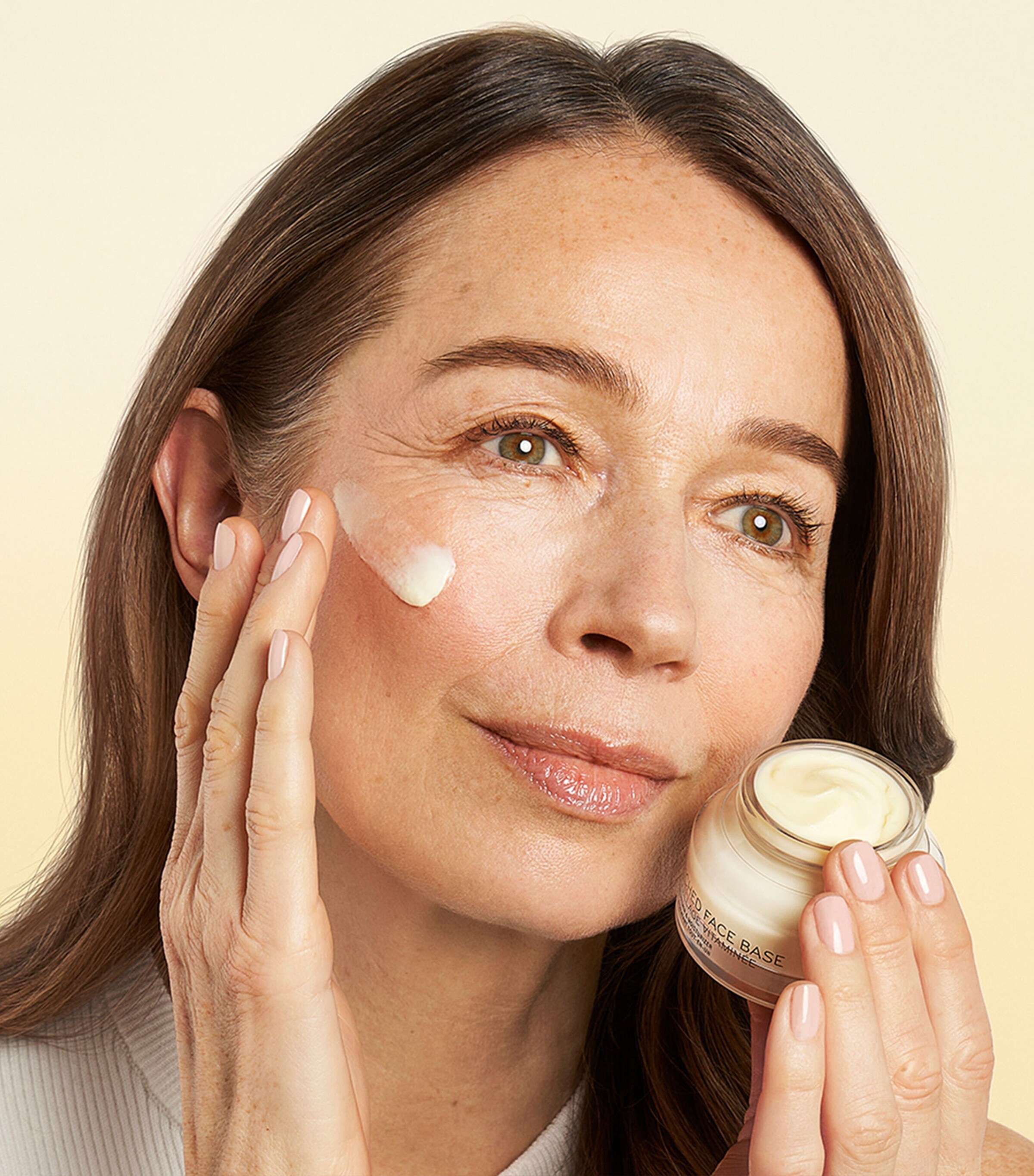 Vitamin Enriched Face Base (9g) NO COLOUR Image 5