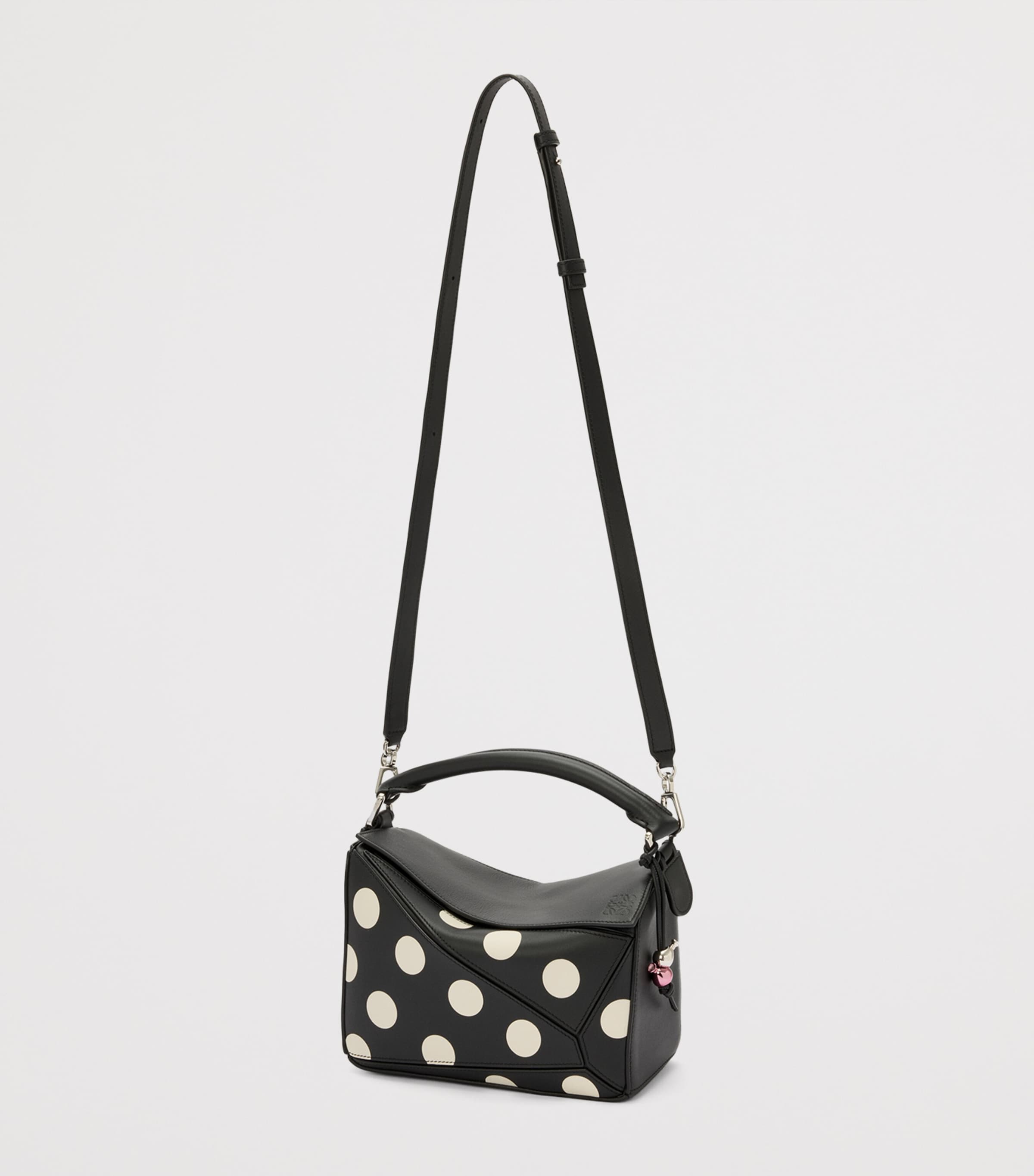 LOEWE 新作パズルバッグ Polka Re-edition ドット LOEWE Puzzle 10 Re-Edition Polka Top-Handle Bag | Harrods UK