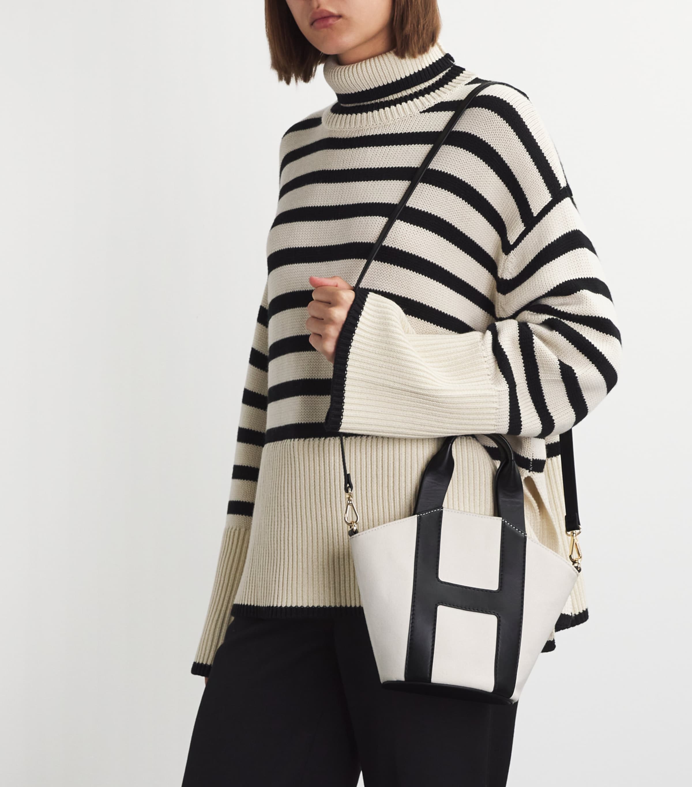 Grab Canvas Tote Bag BLACK Image 5