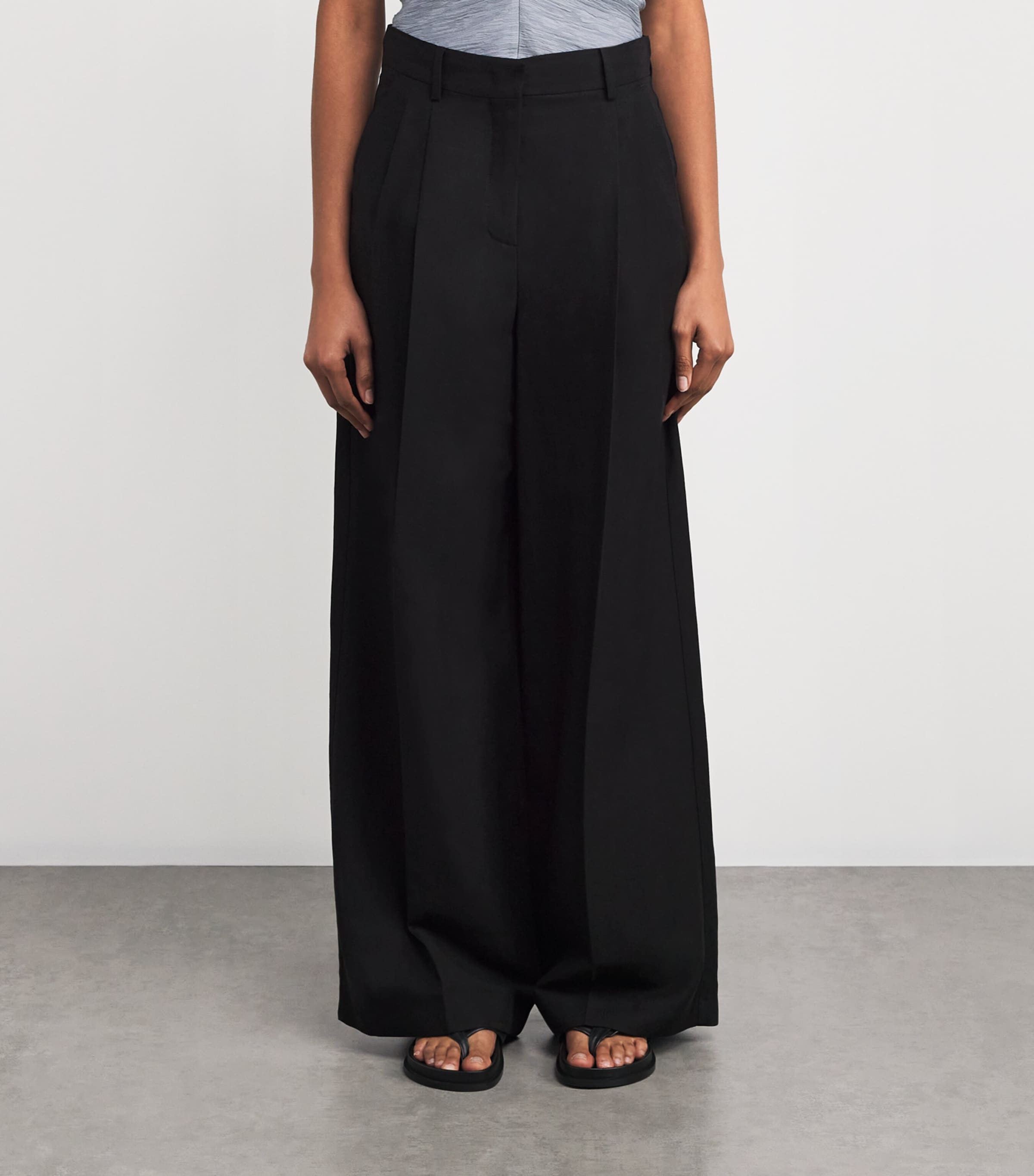 Weekend Max Mara Black Wide-Leg Trousers | Harrods US display picture 1