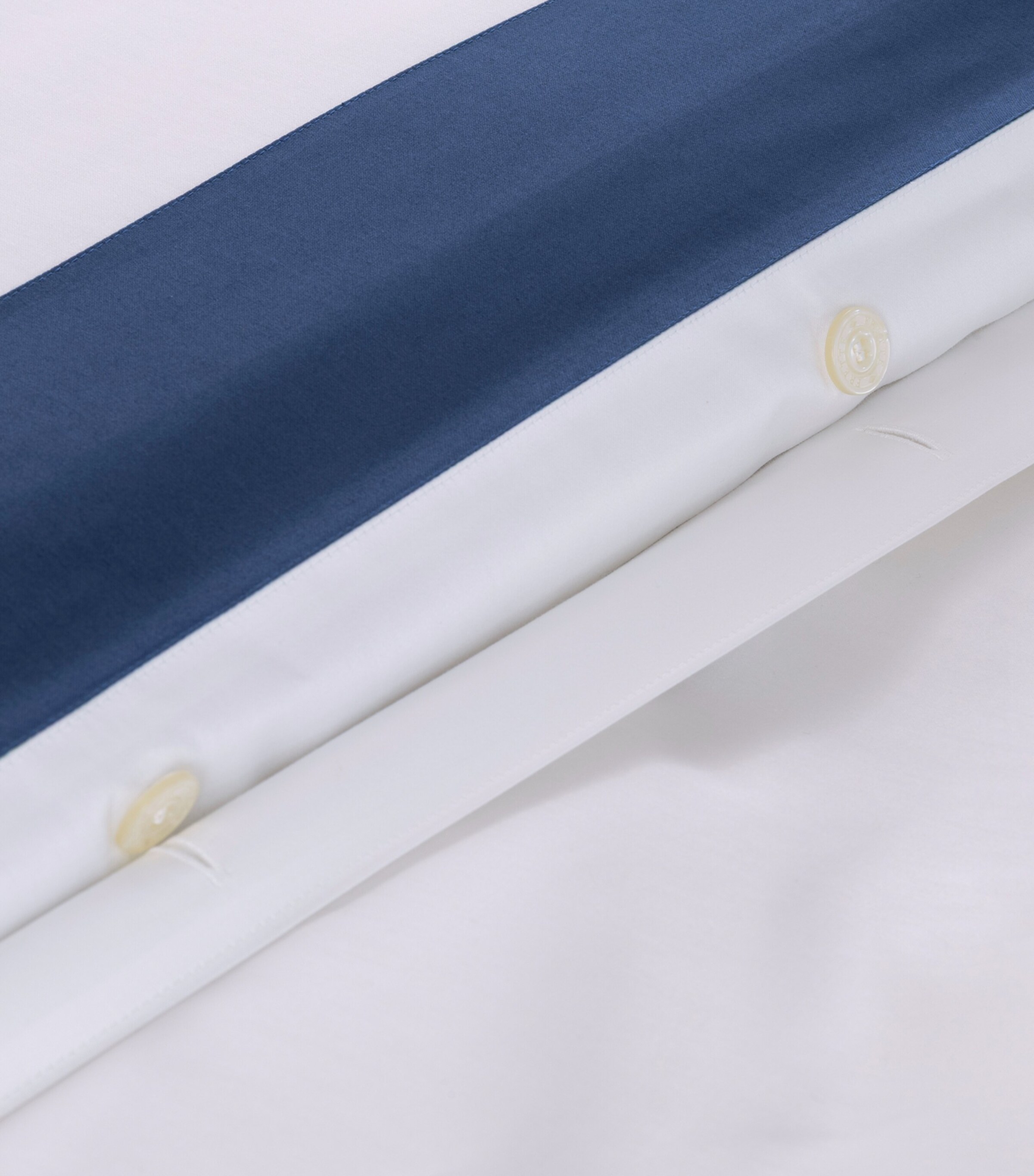 Frette Cotton Bold Duvet Cover (260cm x 240cm) Milk/indigo B Image 4
