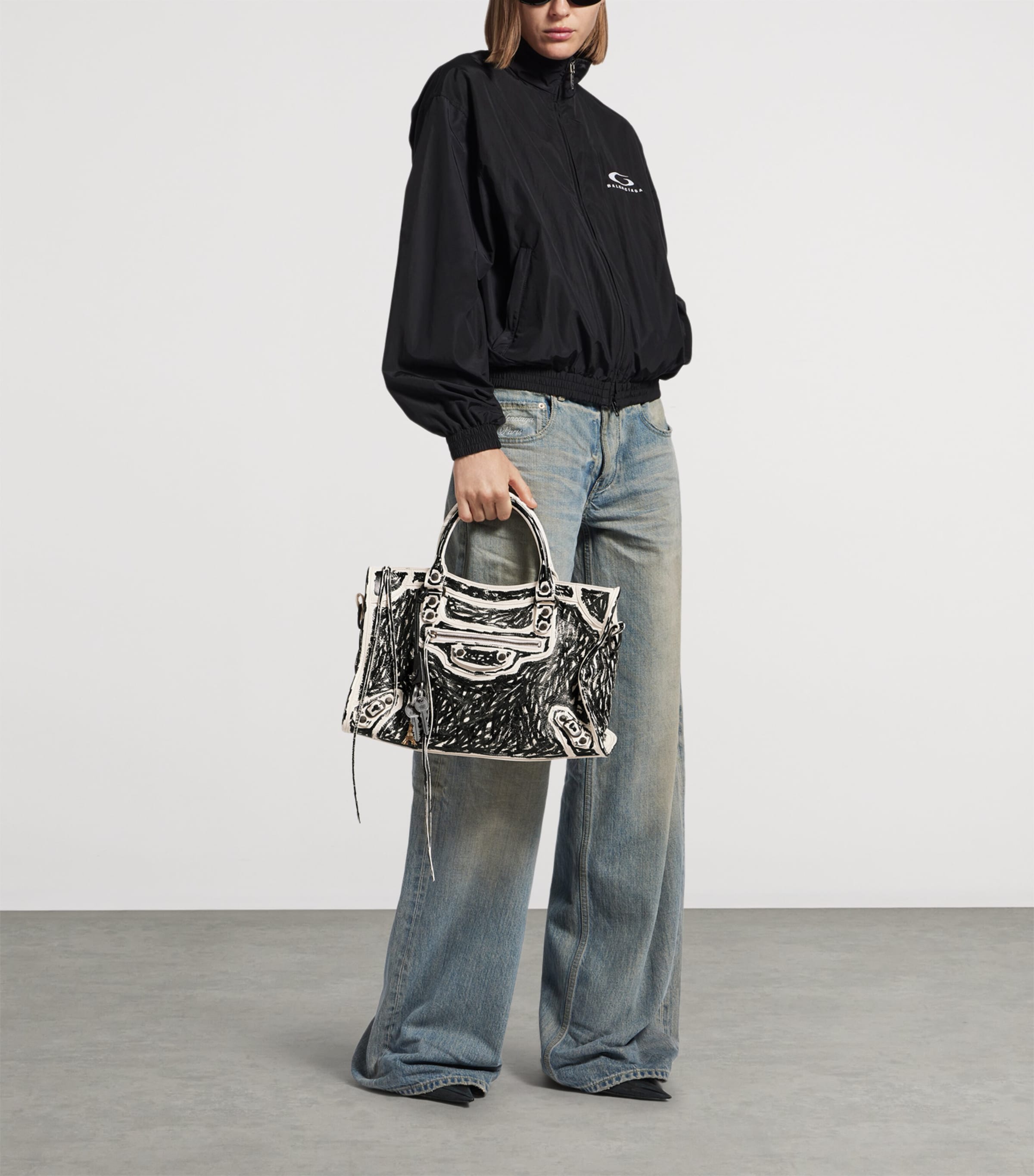 Medium Leather Le City Shoulder Bag 9110 Image 6