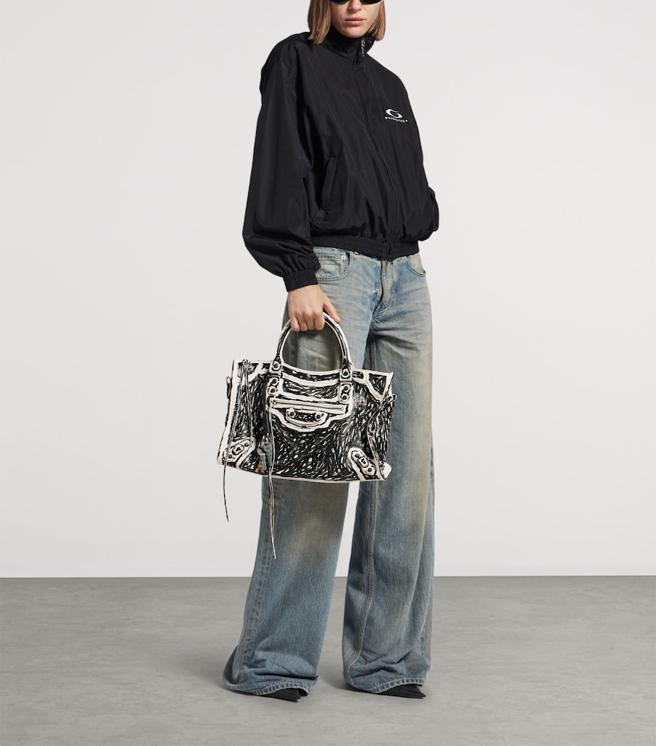 Medium Leather Le City Shoulder Bag 9110 Image 6