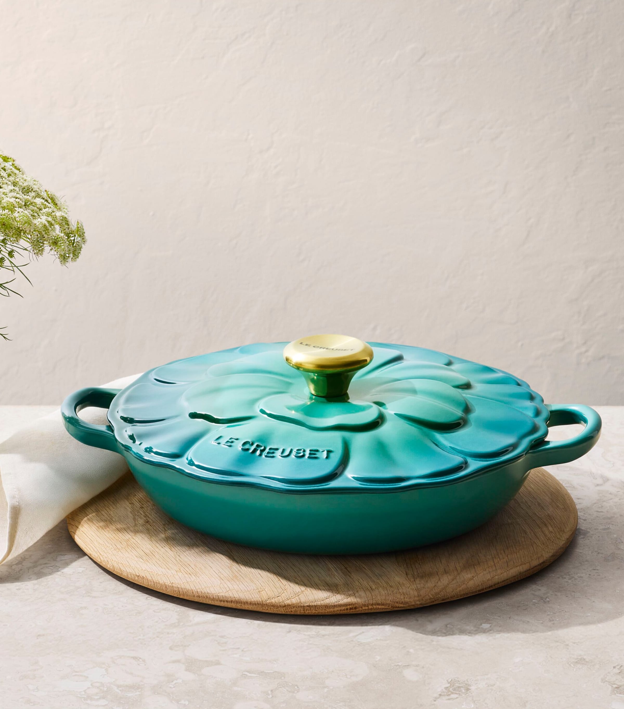 Le Creuset Cast Iron Petal Shallow Casserole Dish (26cm) Bleu Riviera Image 6