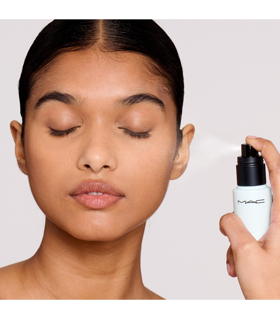MAC Fix+Stay Over Matte 24hr Setting Spray (100ml) Image 3