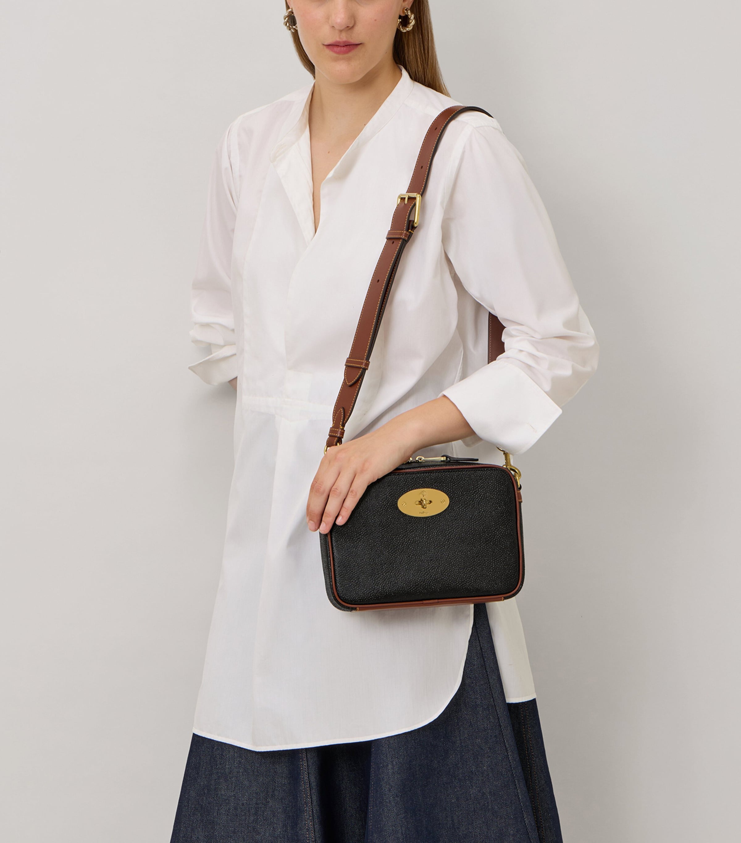 Mulberry Darley Camera Bag Black Cognac Image 2
