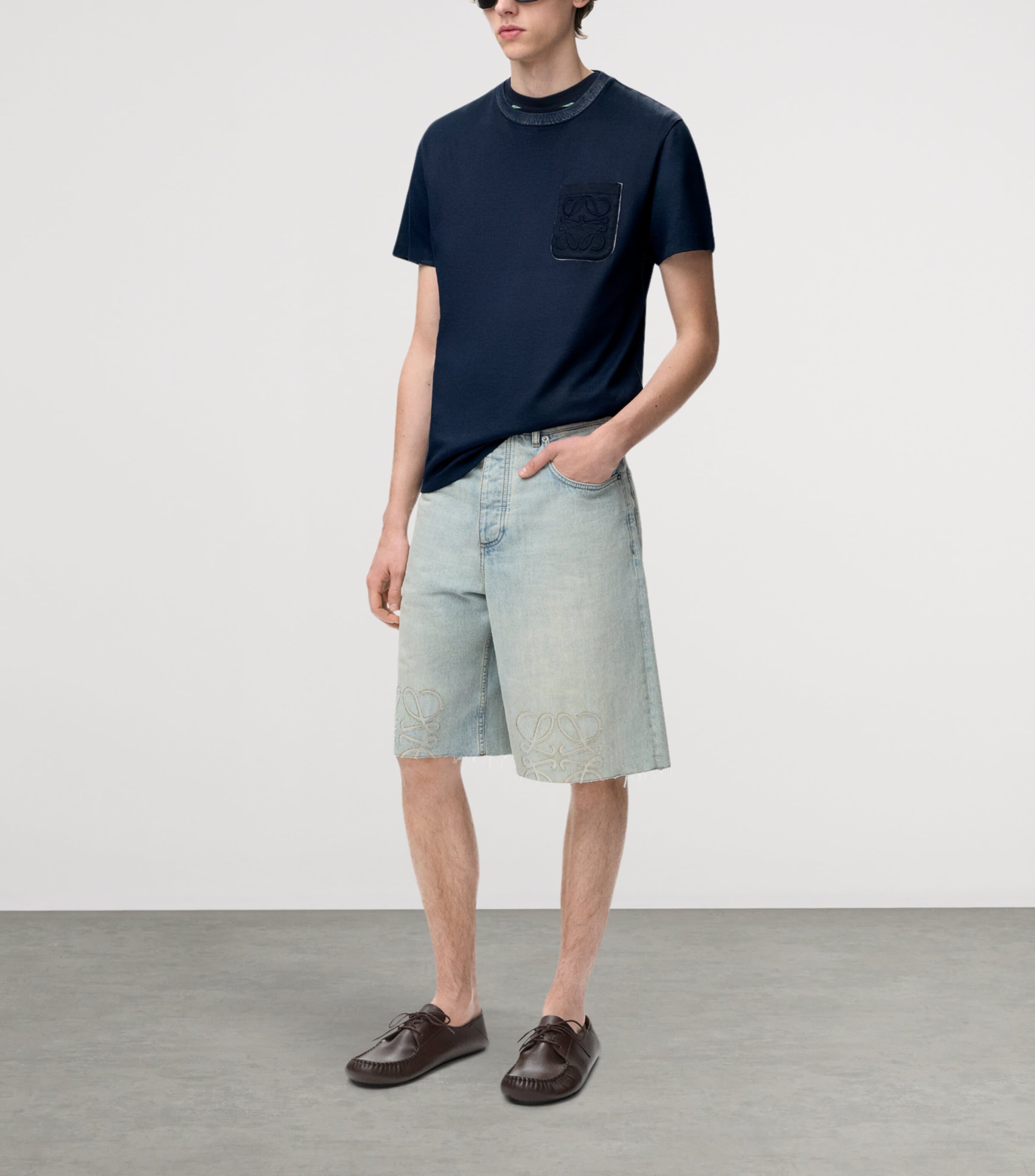 LOEWE Mens Pocket Anagram T-Shirt Navy Blue Image 2