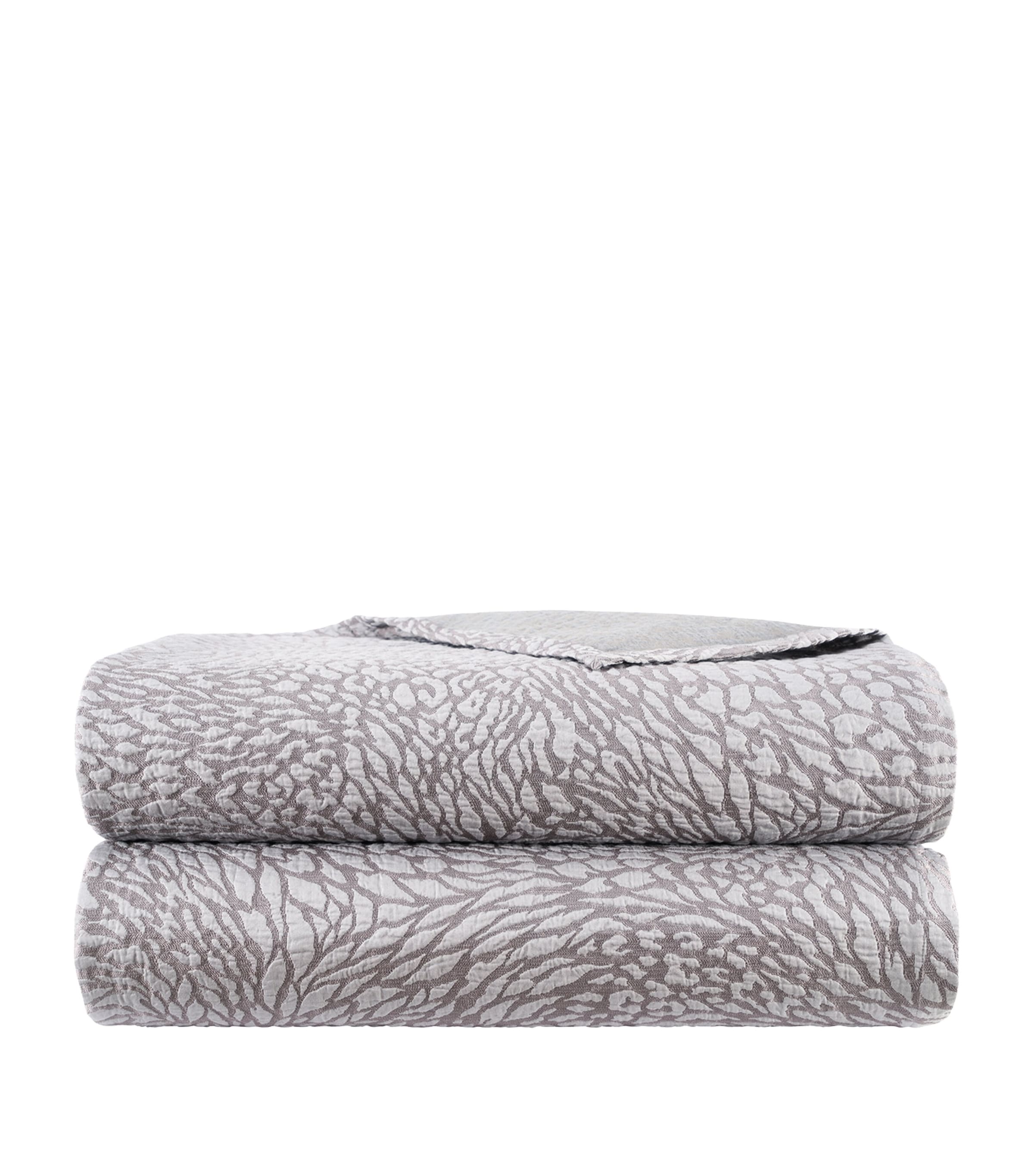 Yves Delorme Souvenir Super King Bedcover In Grey