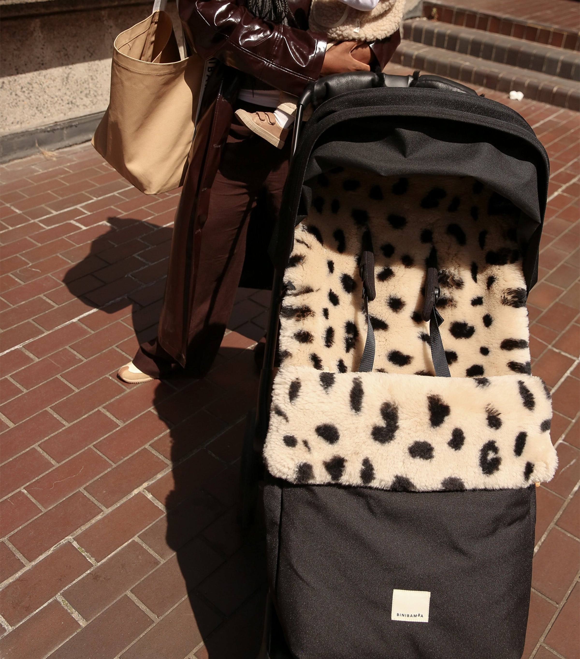 Binibamba Sheepskin-Lined Puffmuff Noir & Leopard Image 3