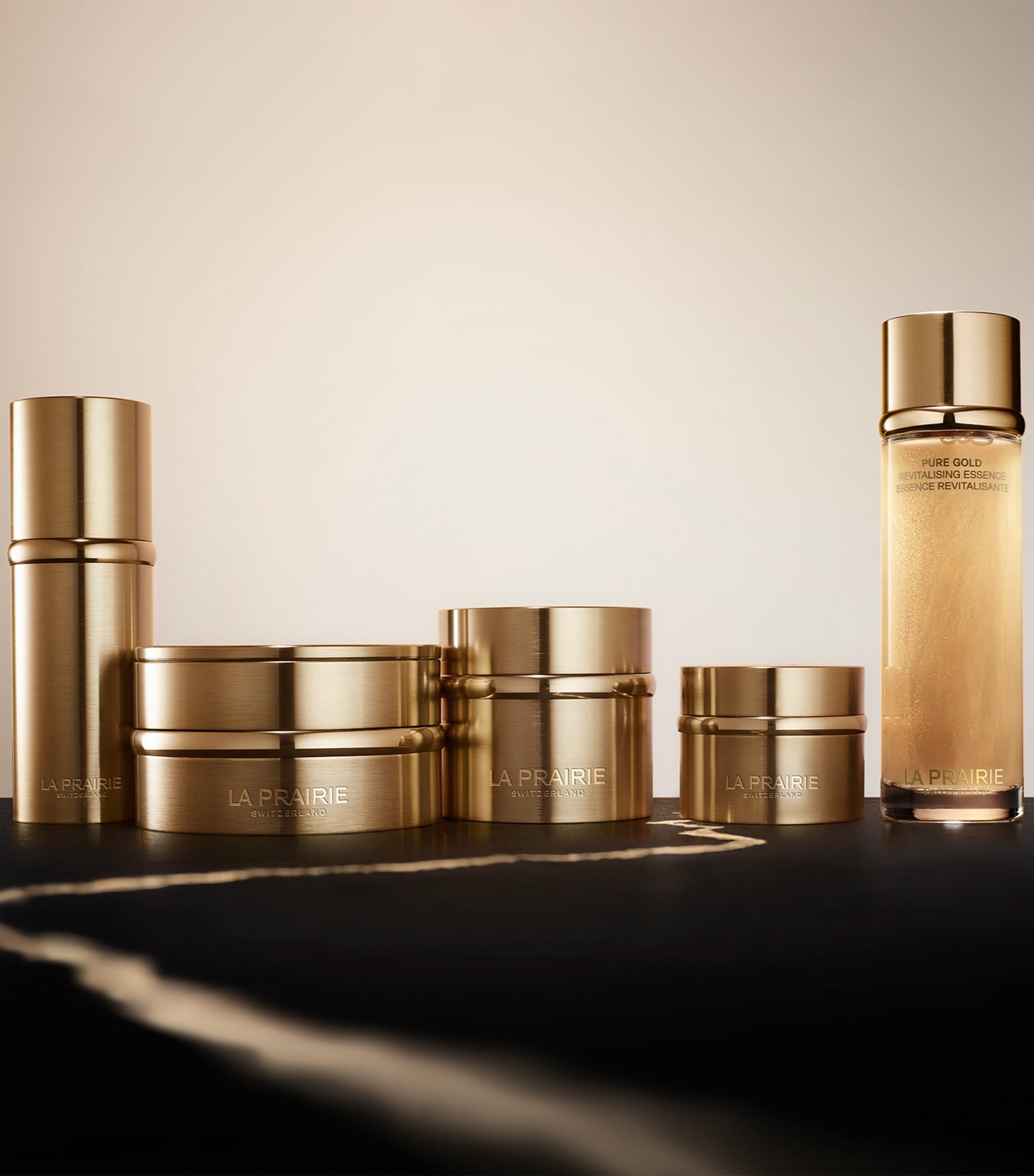 Pure Gold Revitalising Essence (130ml) NO COLOUR Image 5