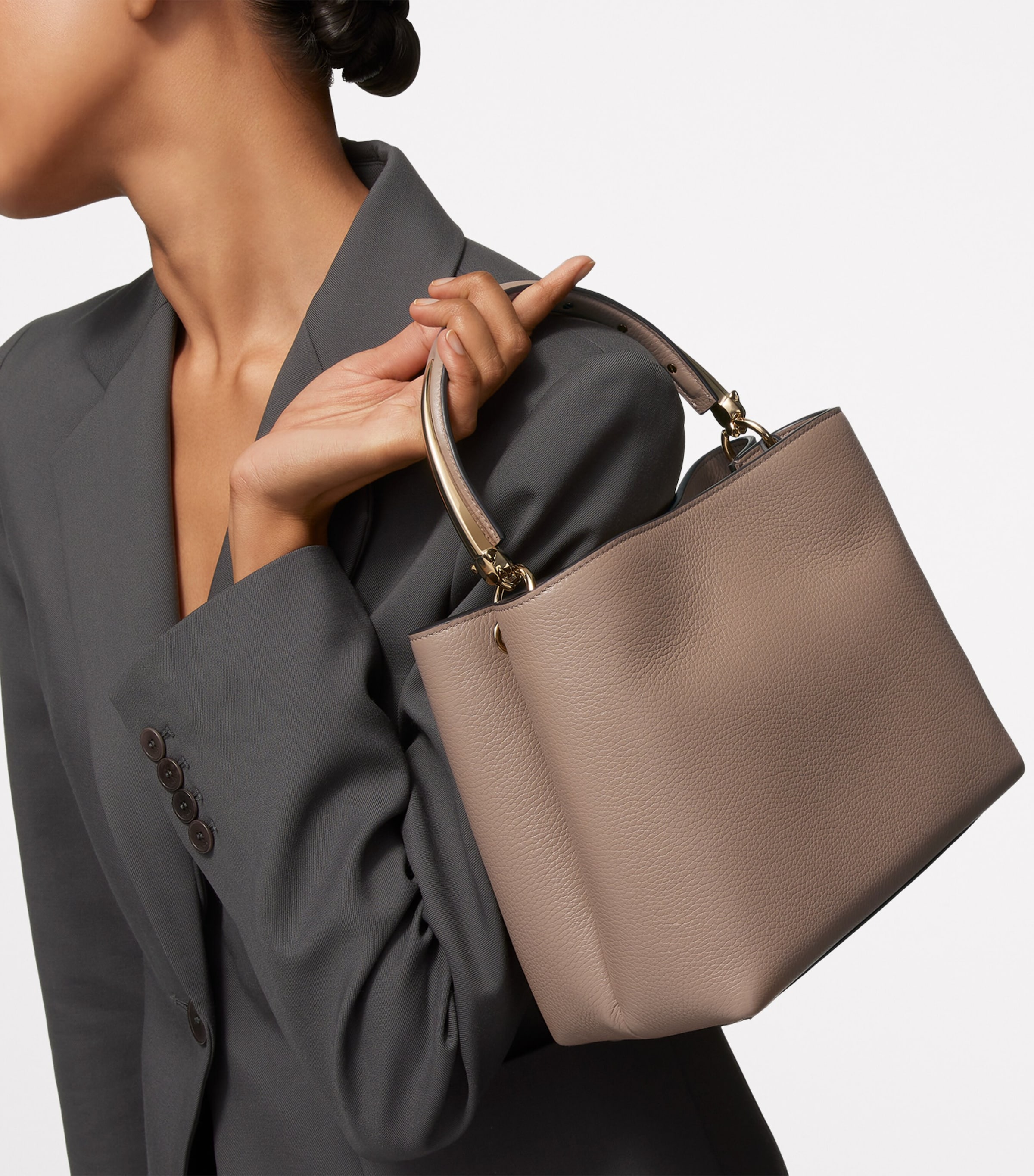 Medium Panthère de Cartier Top-Handle Bag BEIGE Image 7