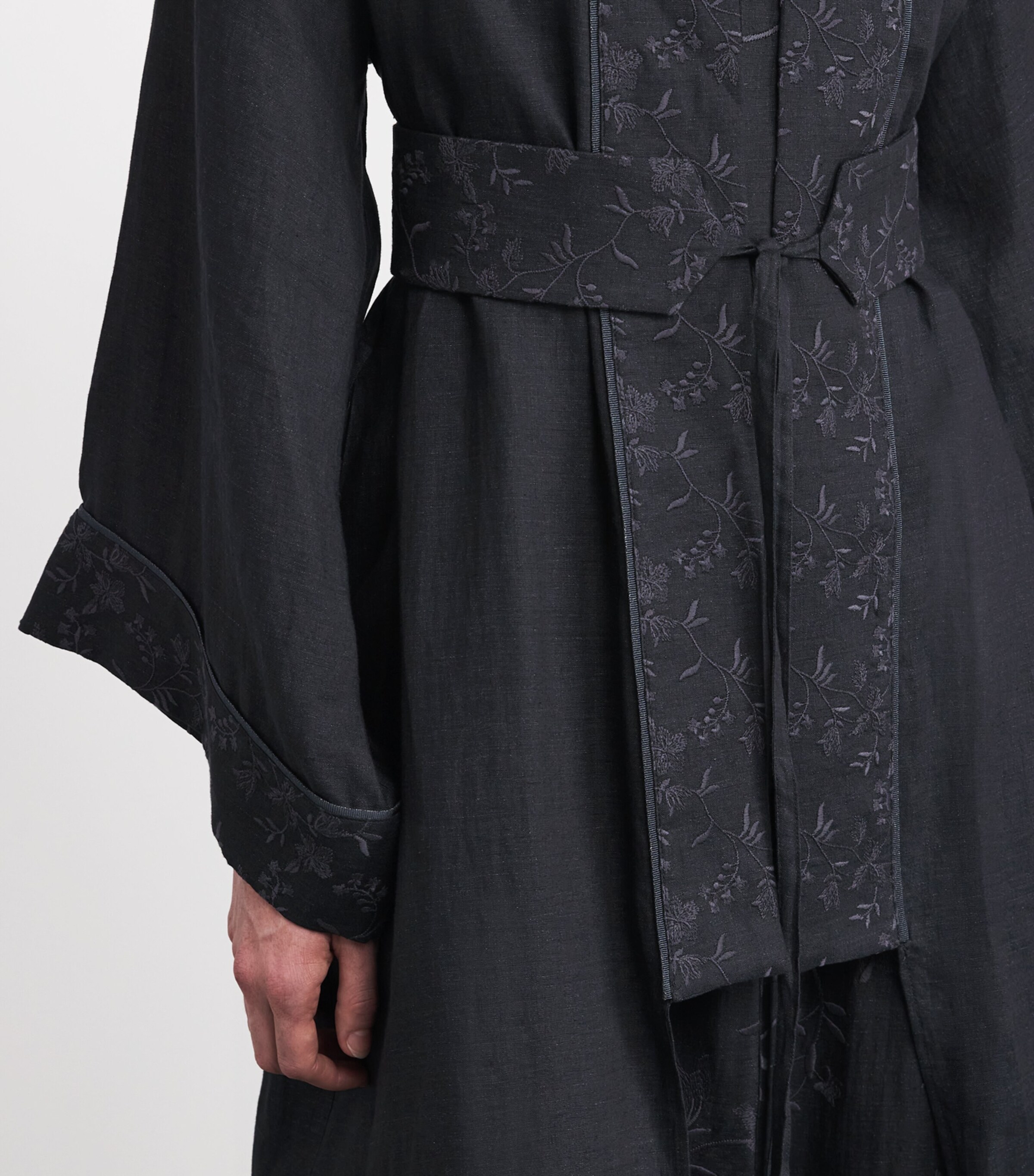 Eleventy Womens x Harrods Linen Embroidered Kimono Nero Image 6