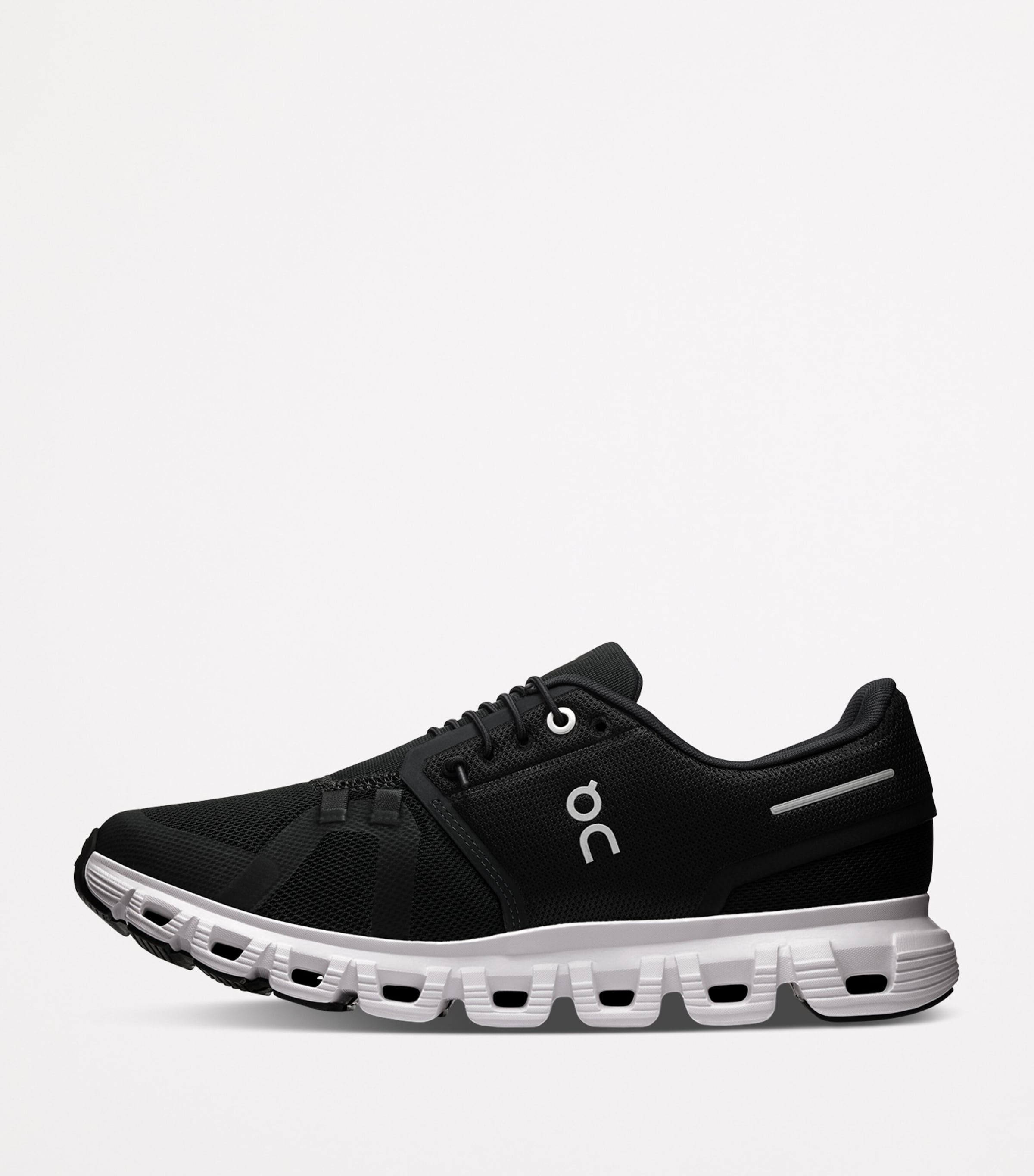 On Cloud 6 Trainers Black/white Image 5