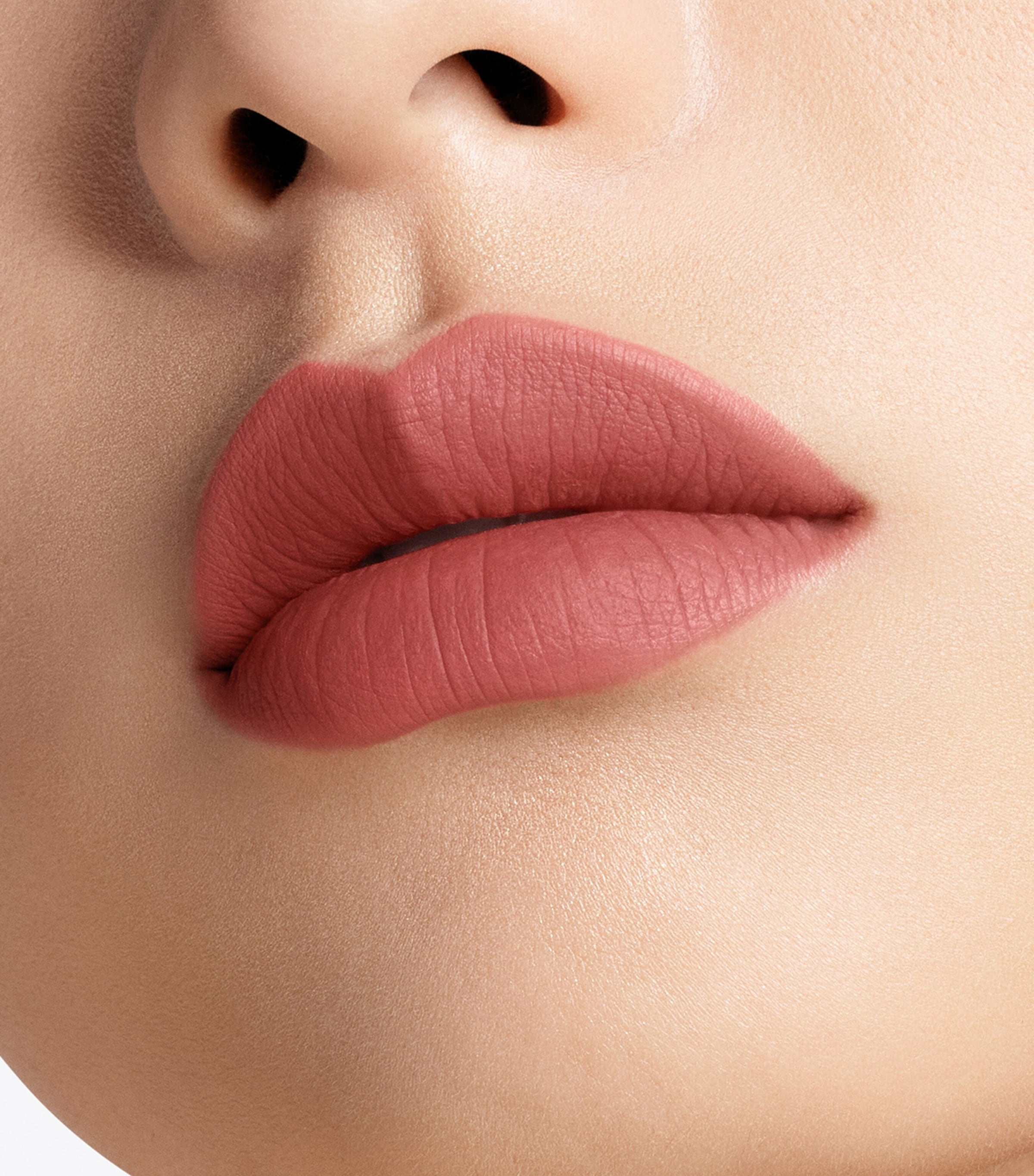 TOM FORD Liquid Lip Luxe Matte Rose Extrait Image 3