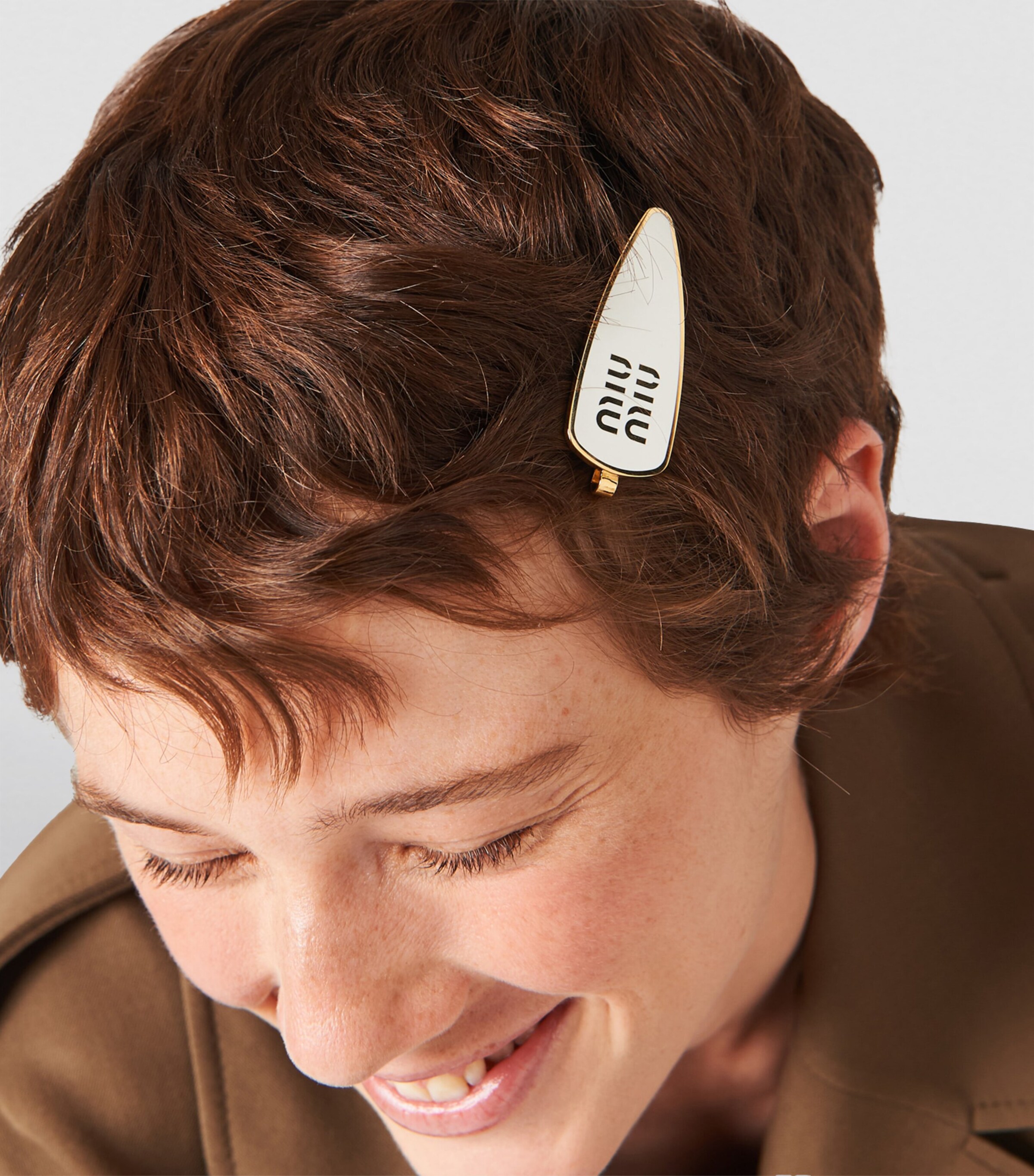 【Miu Miu 】Logo-Lettering Hair Clip Miu Miu logo-lettering Hairclip | Black | FARFETCH