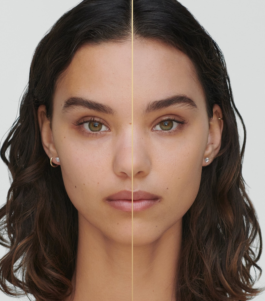 Re-Nutriv Ultra Radiance Liquid Foundation SPF 20 4N1 SHELL BEIGE Image 3