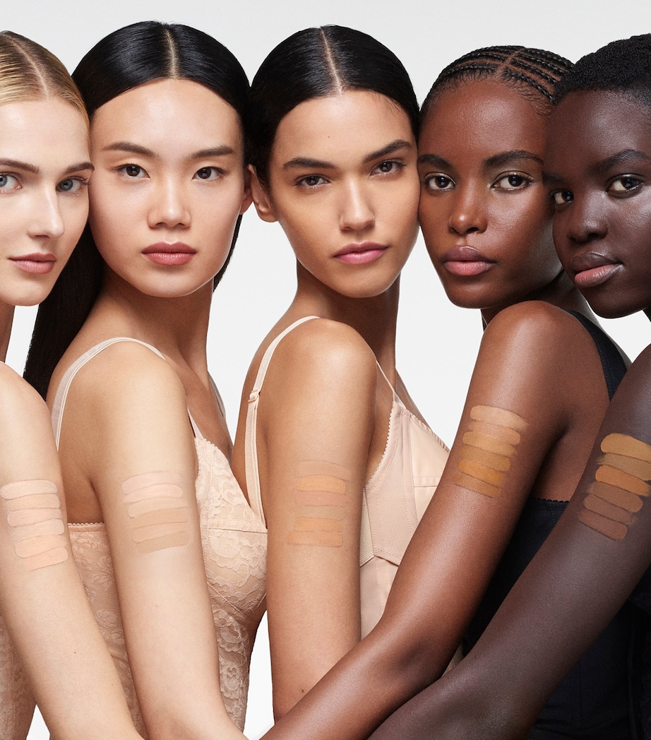 Everlast Concealer 18MEDIUM Image 5