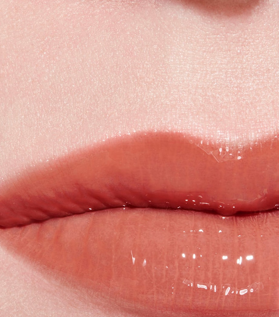 CHANEL ROUGE COCO GLOSS Moisturising Gloss Impertinente Image 5