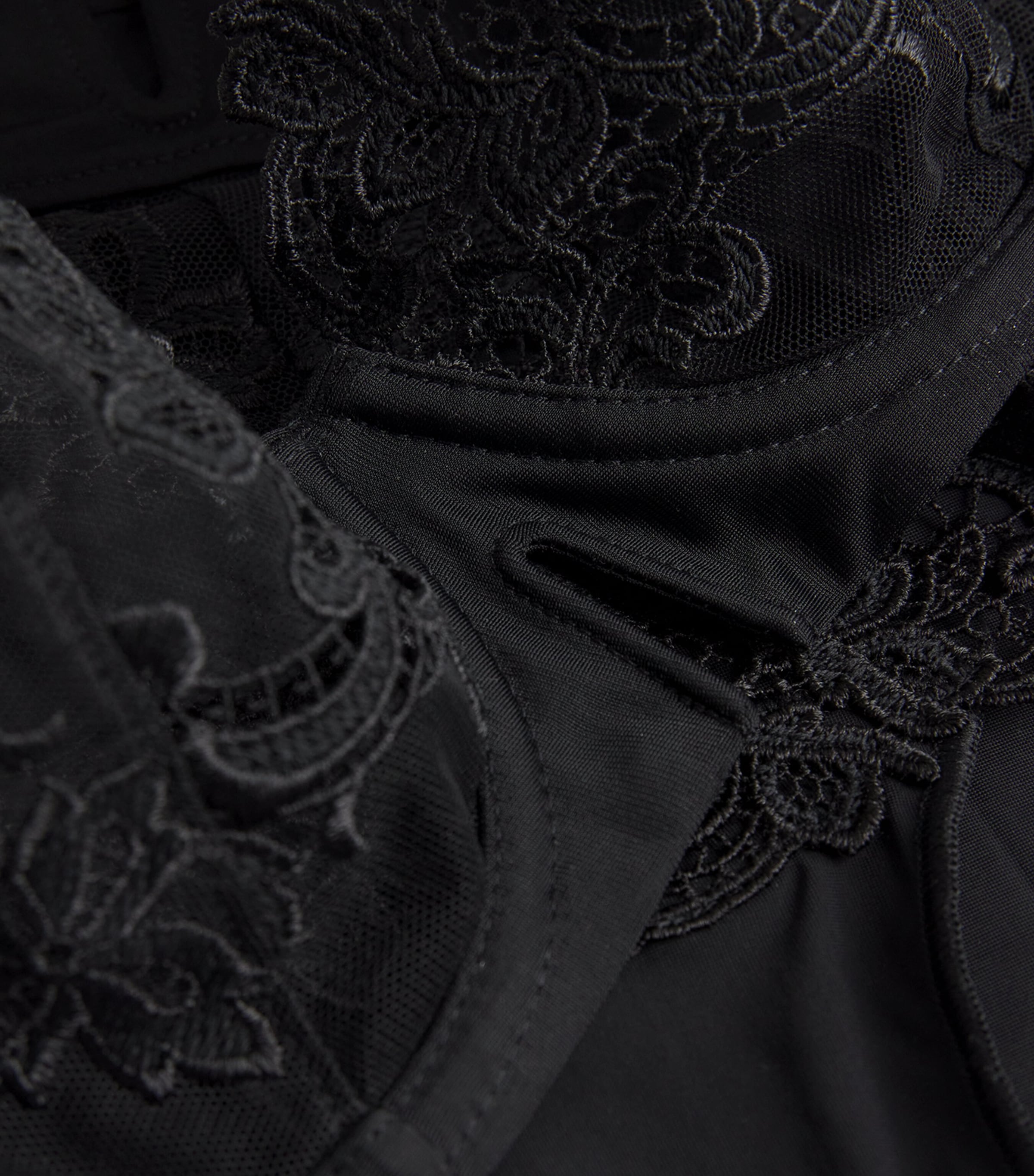 Lace Saga Half-Cup Bra 016 BLACK Image 4