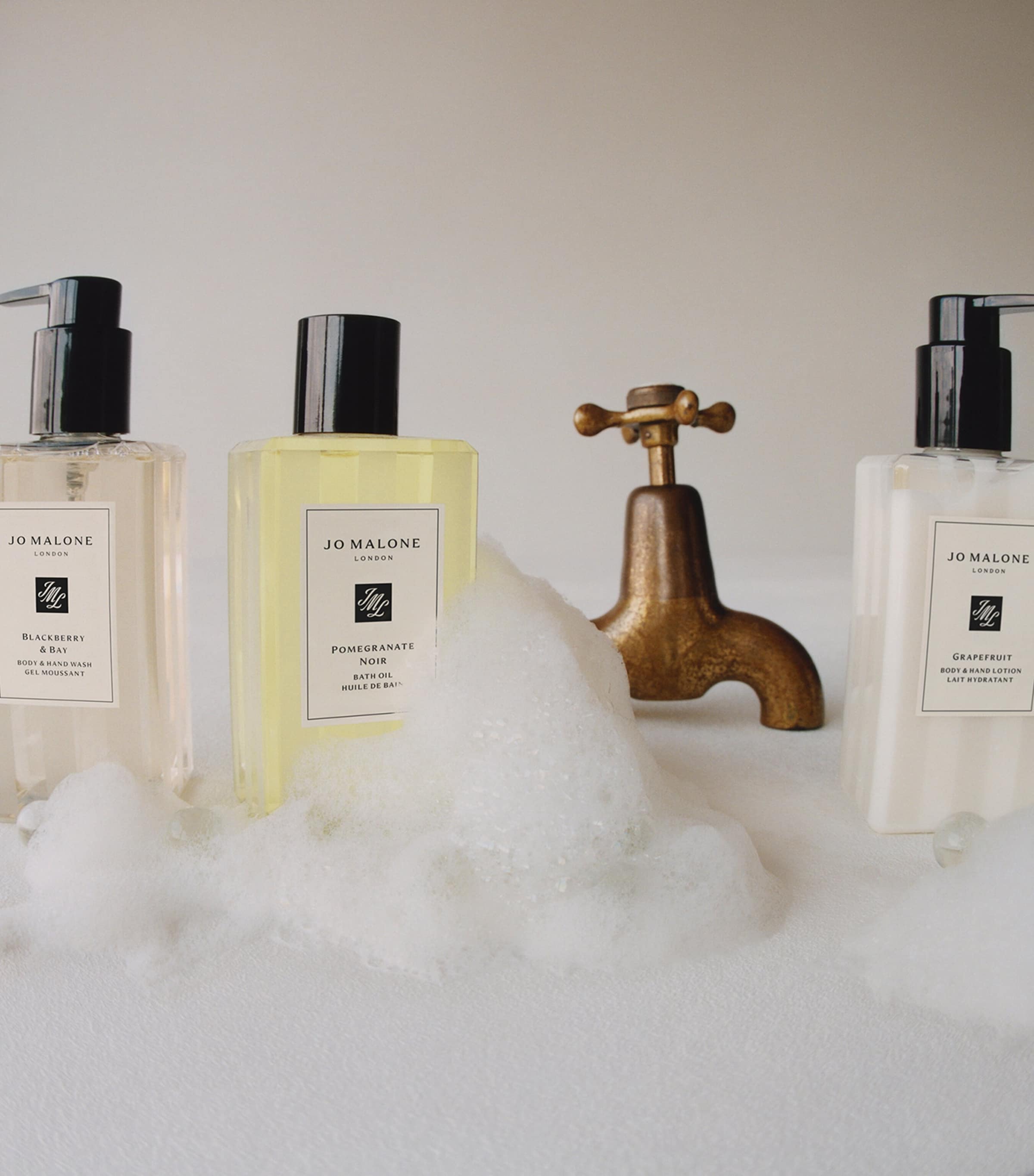 Pomegranate Noir Bath Oil (250ml) NO COLOUR Image 4