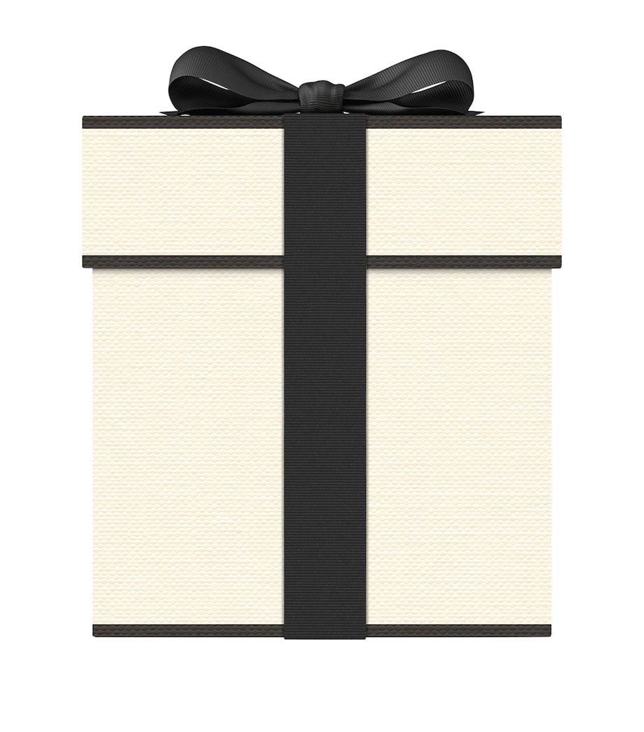 Wood Sage & Sea Salt Classic Candle (200g) NO COLOUR Image 2