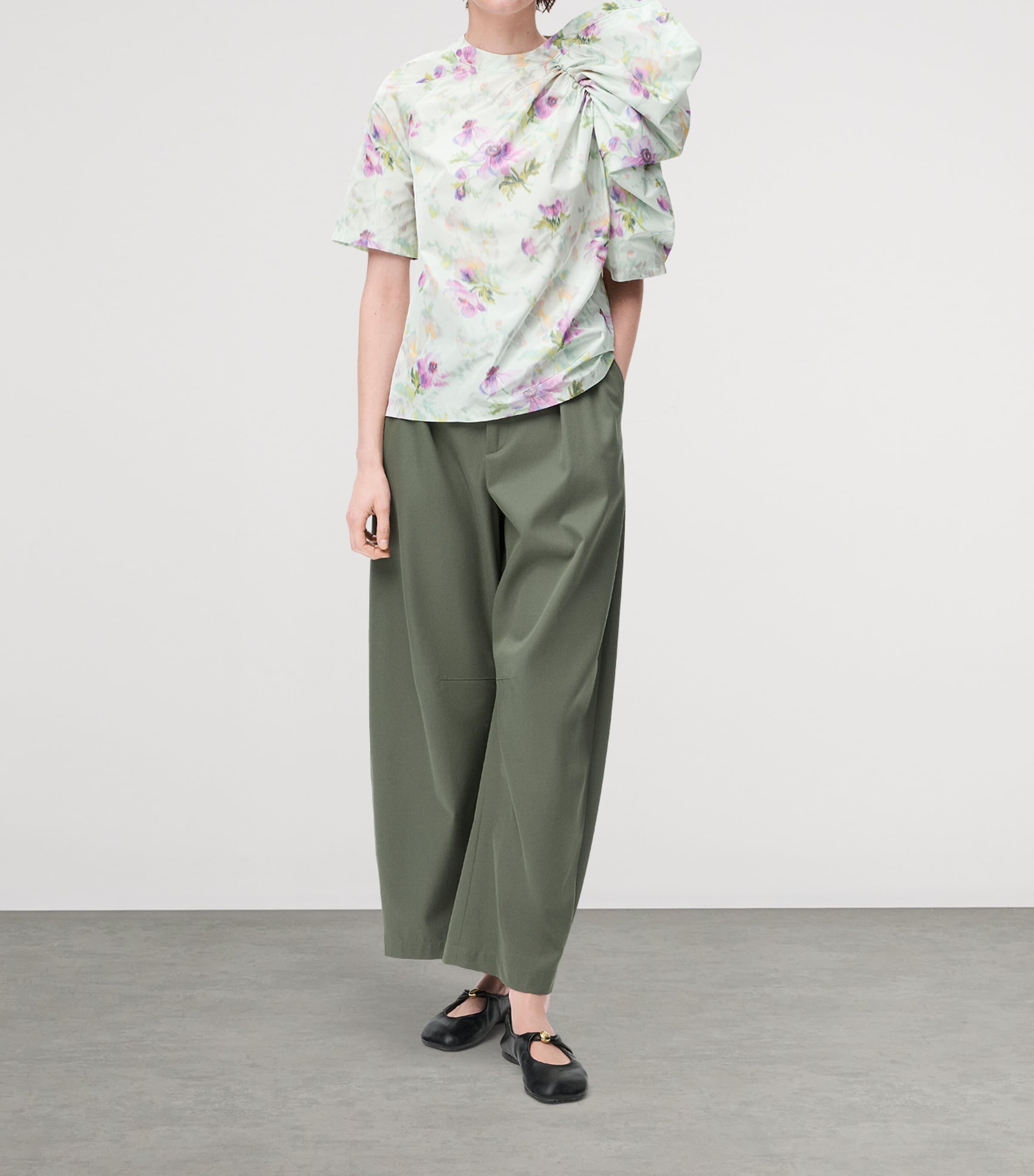 (関税、送料込) LOEWE パンツ Barrel trousers Barrel trousers in cotton Black - LOEWE