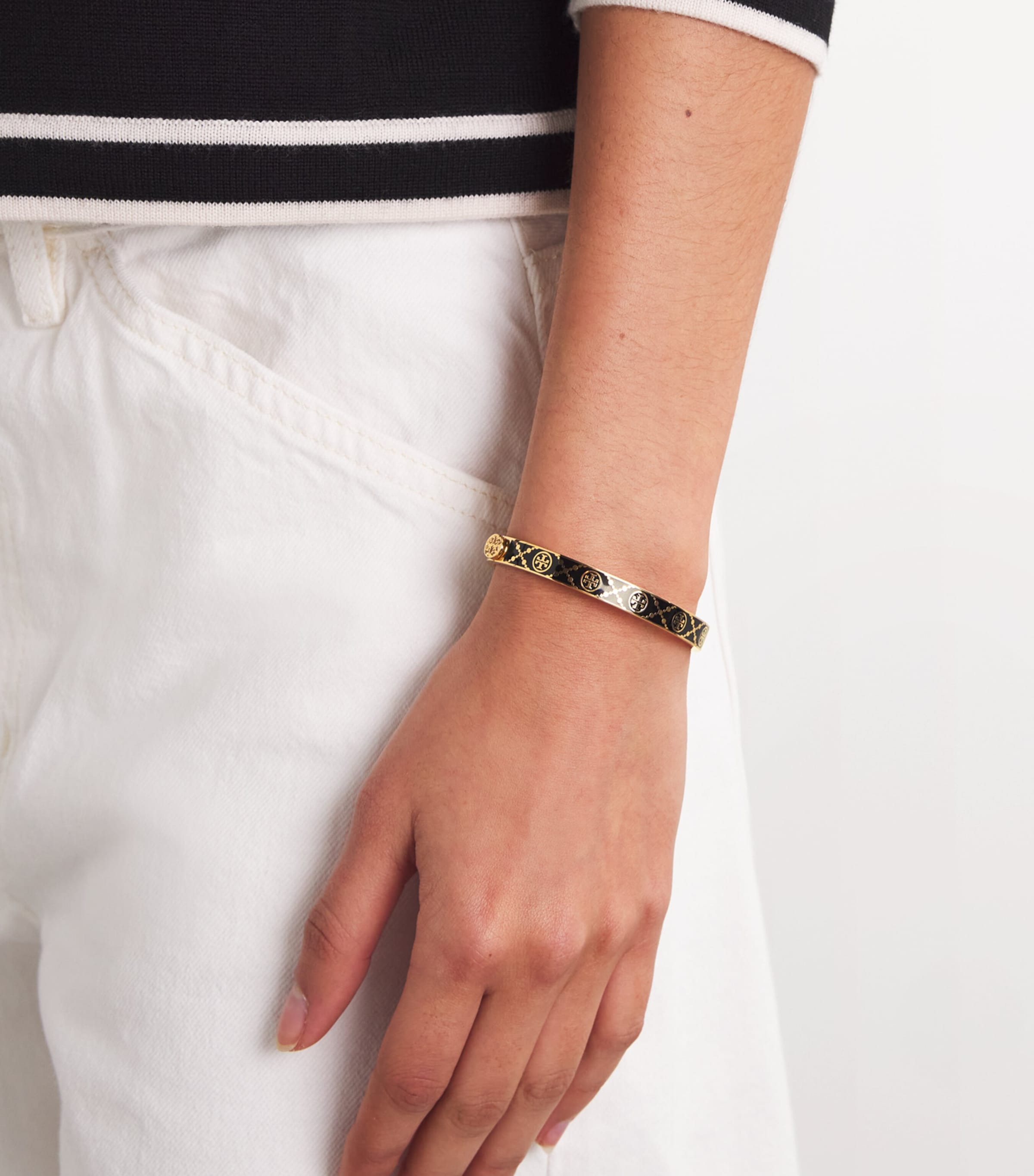 Double T Monogram Hinge Bangle TORY GOLD / BLACK Image 2