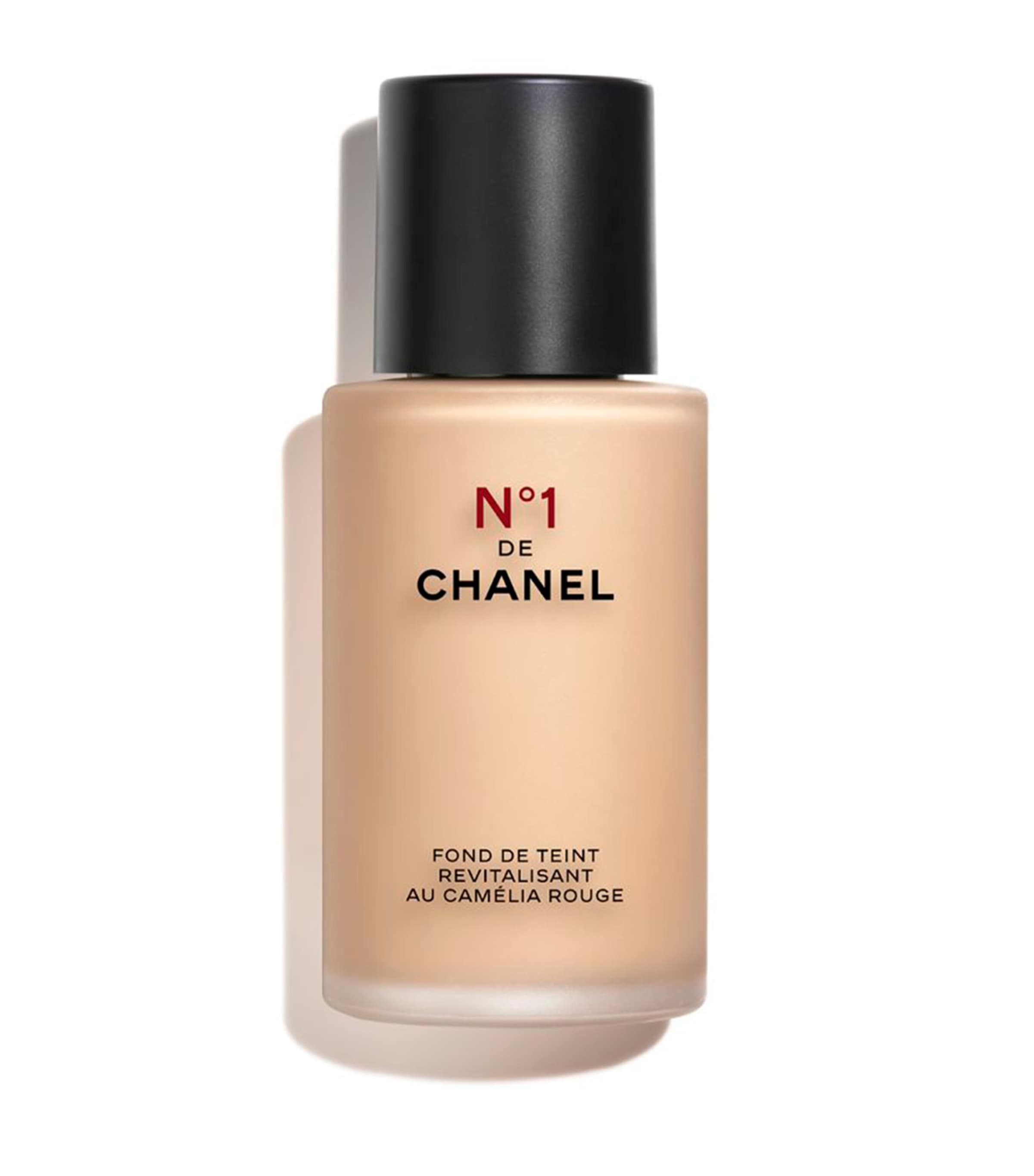 Chanel N°1 De  Revitalizing Foundation In White