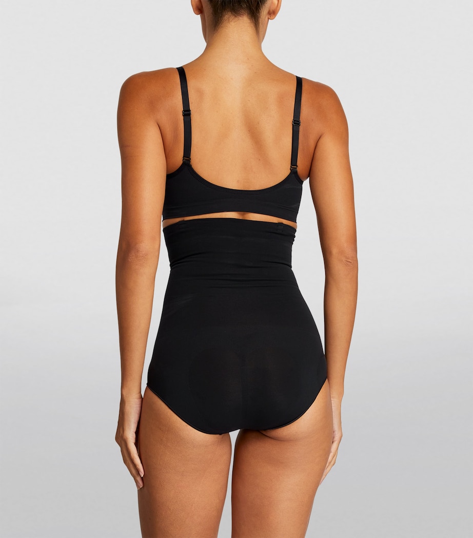 Seamless Sculpt Bralette ONYX Image 3