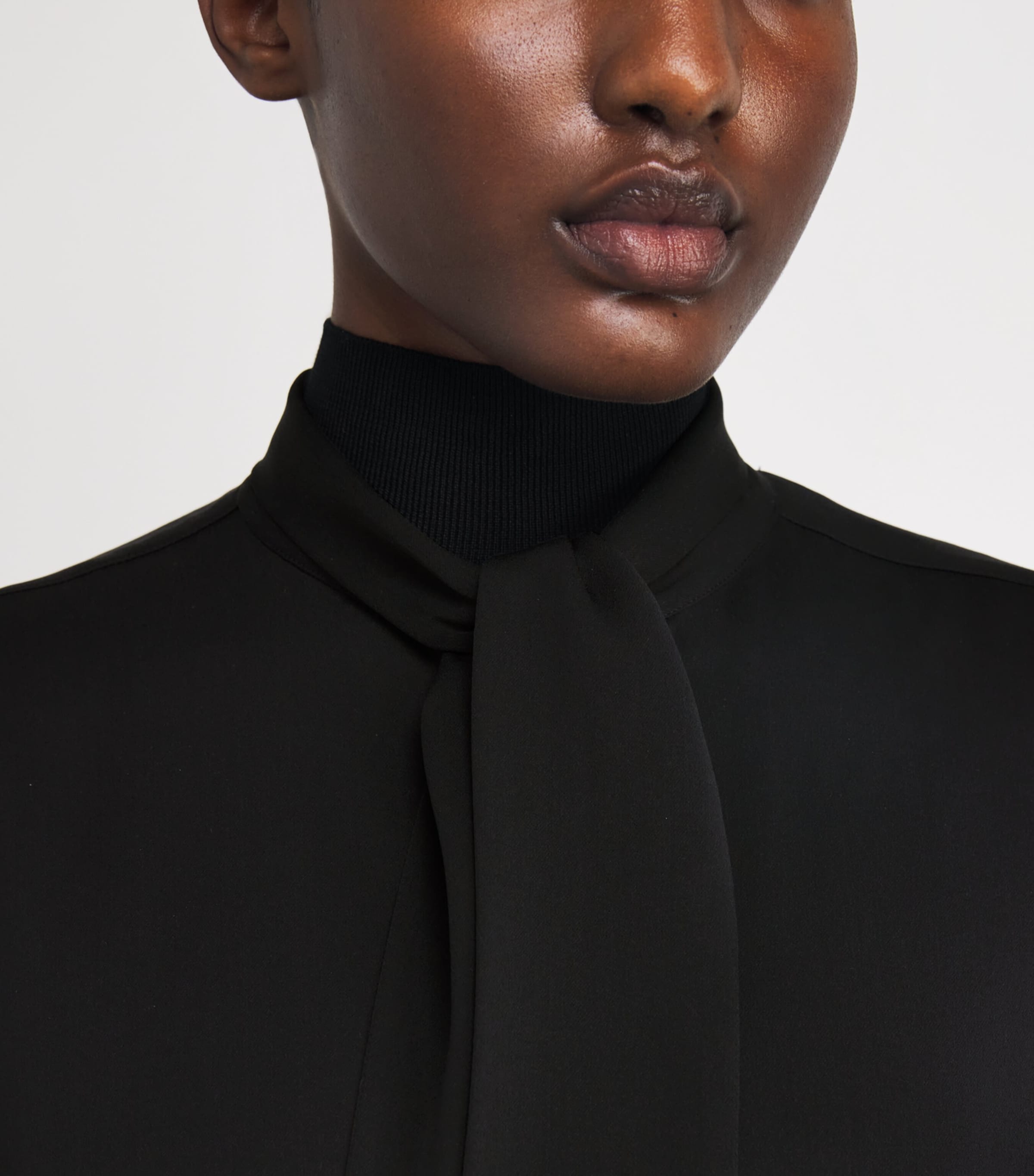 Silk Pussybow Blouse BLACK Image 6