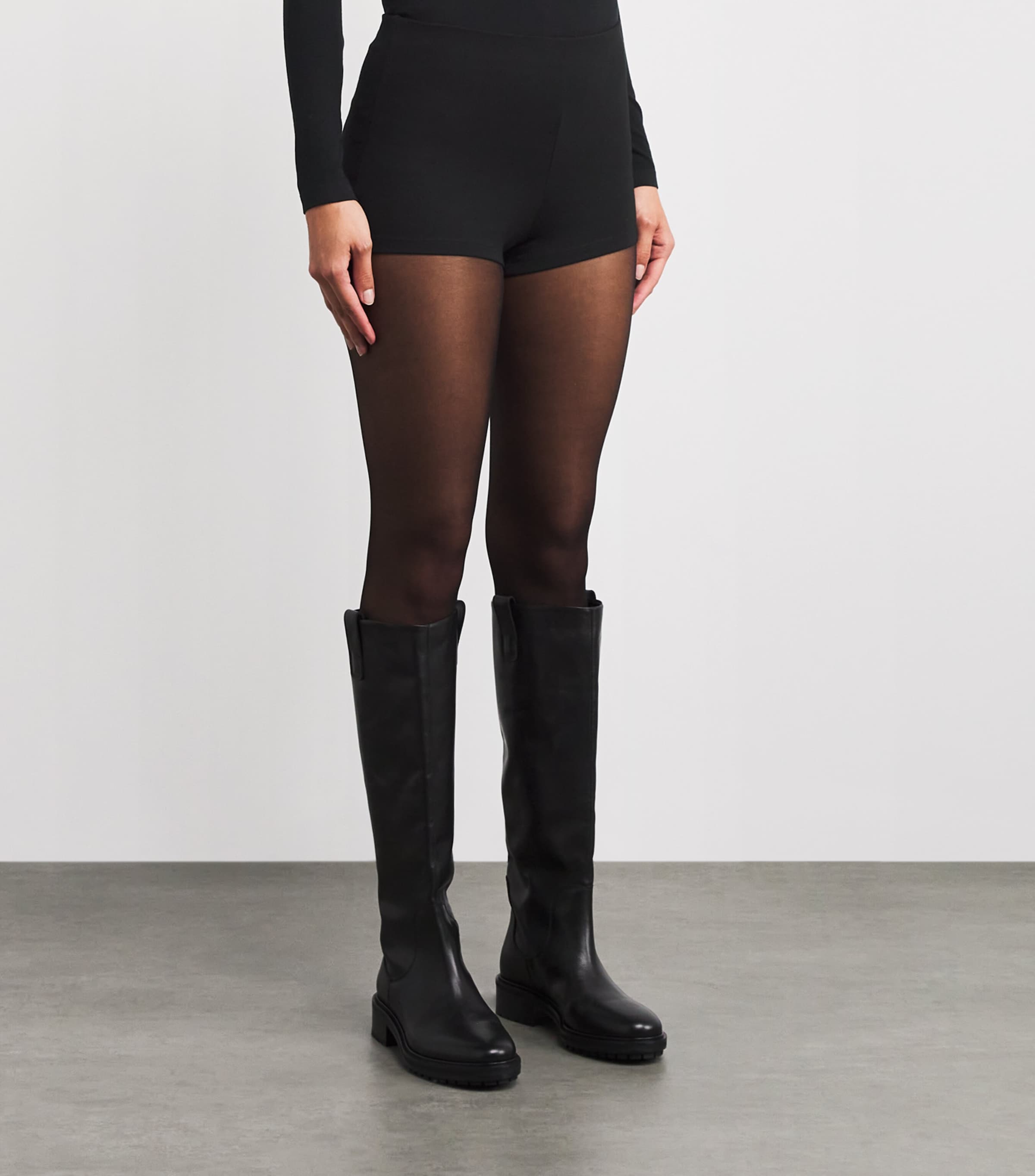 High-Waisted Shorts OBSIDIAN Image 3