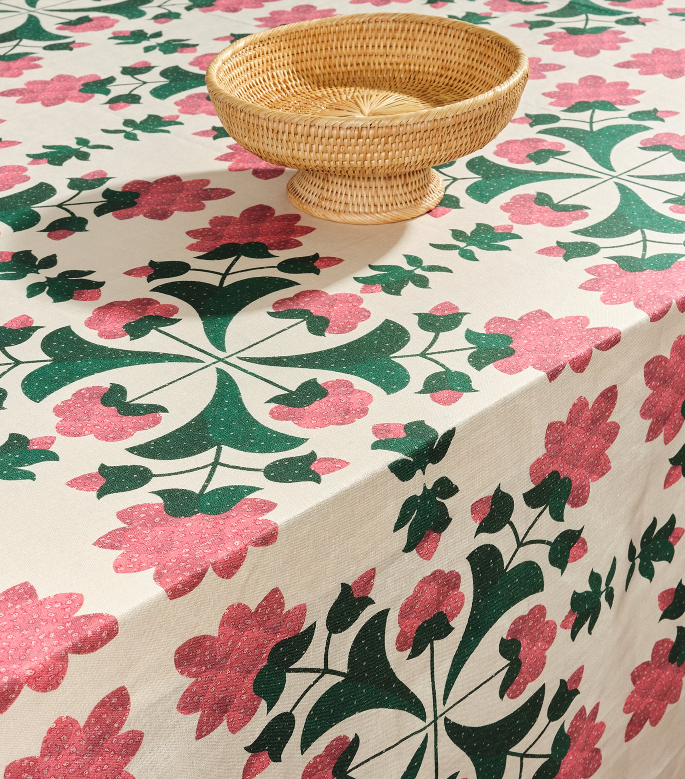 Linen Garda Tablecloth (250cm x 250cm) MULTI Image 2