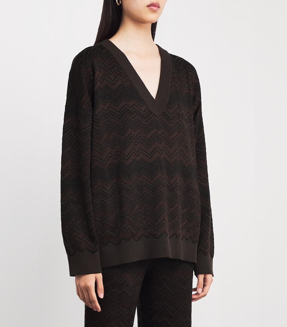Zigzag V-Neck Sweater S80E1 SOLID BROWN Image 3