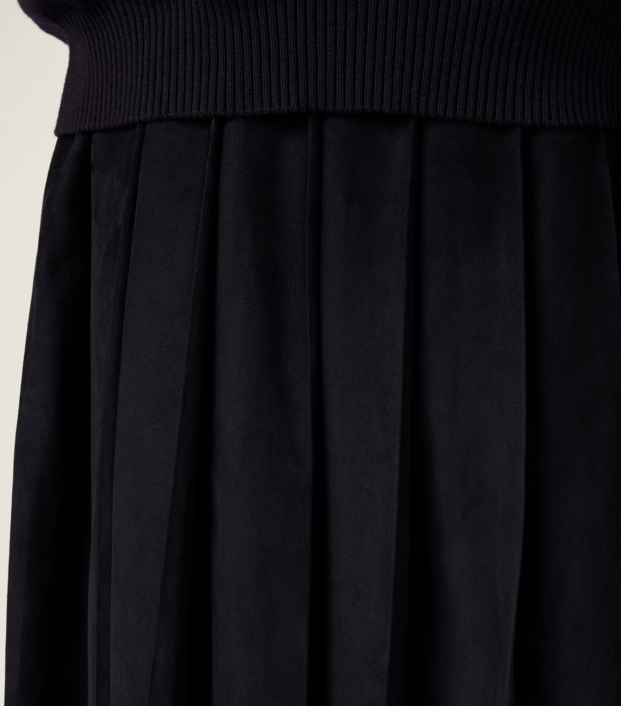 Waxed Suede Pleated Midi Skirt F0008 Image 5