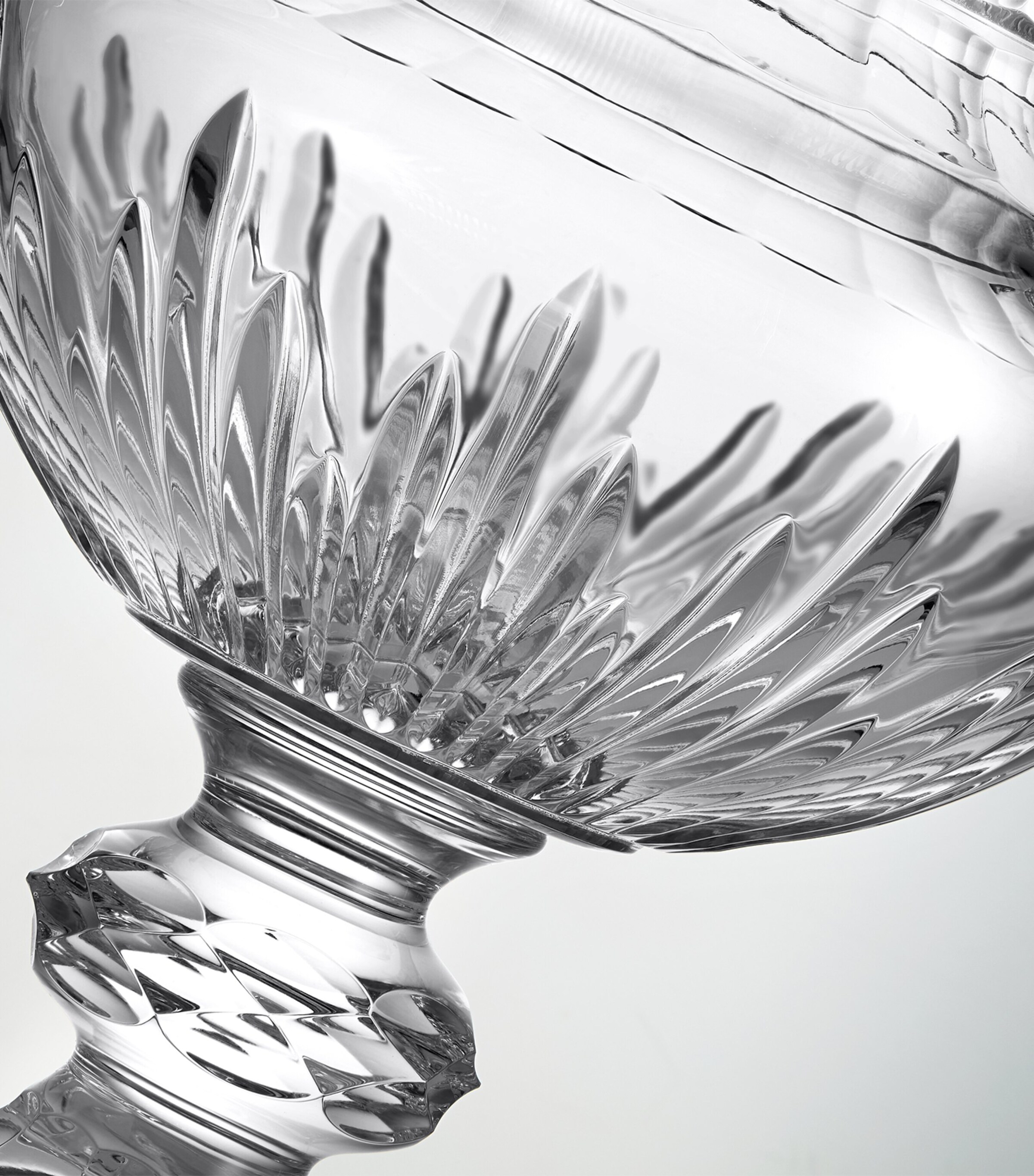 Mastercraft Heritage Eileen Centrepiece (41cm) CLEAR Image 3