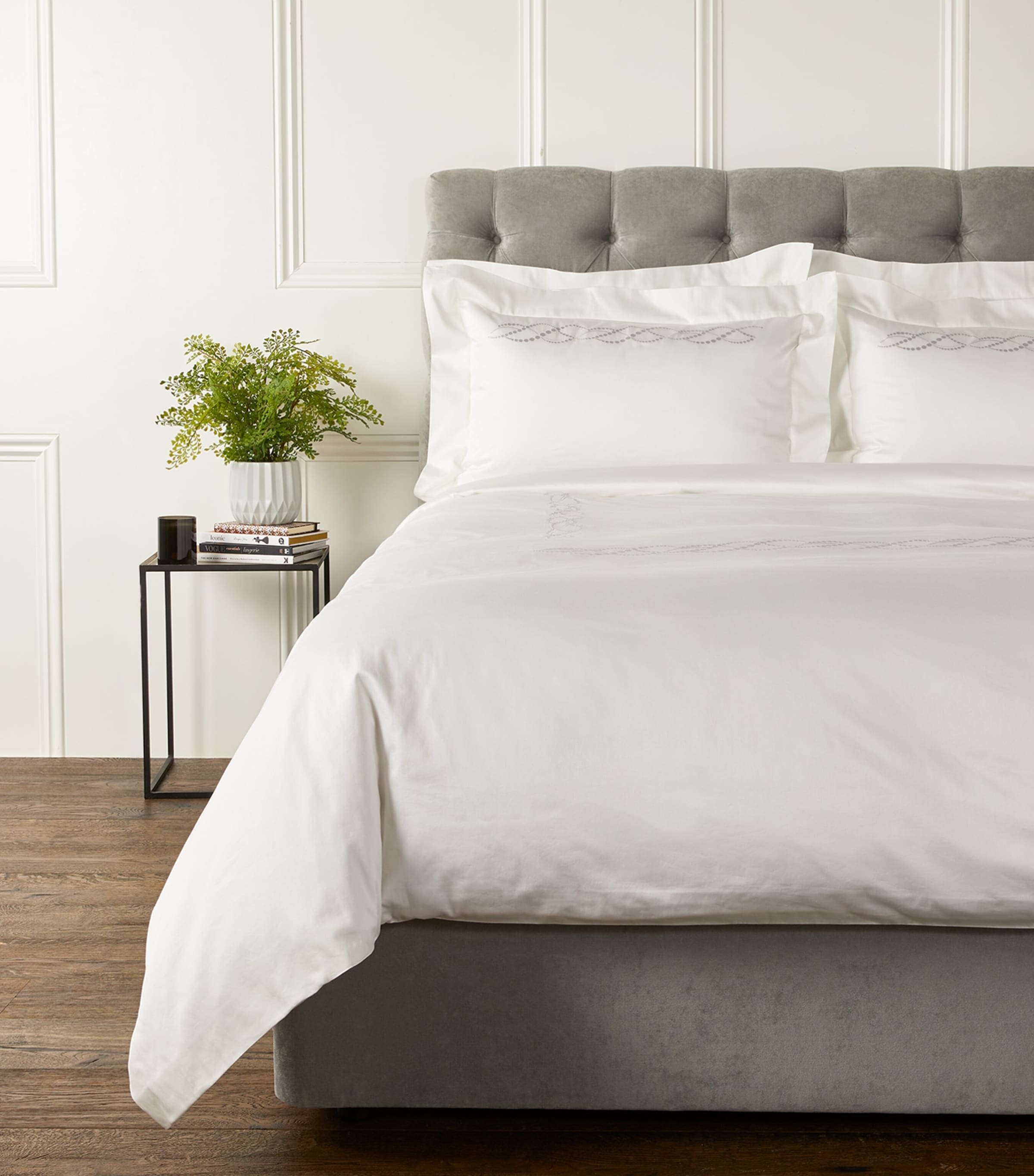 Frette Pearls Super King Flat Sheet In White