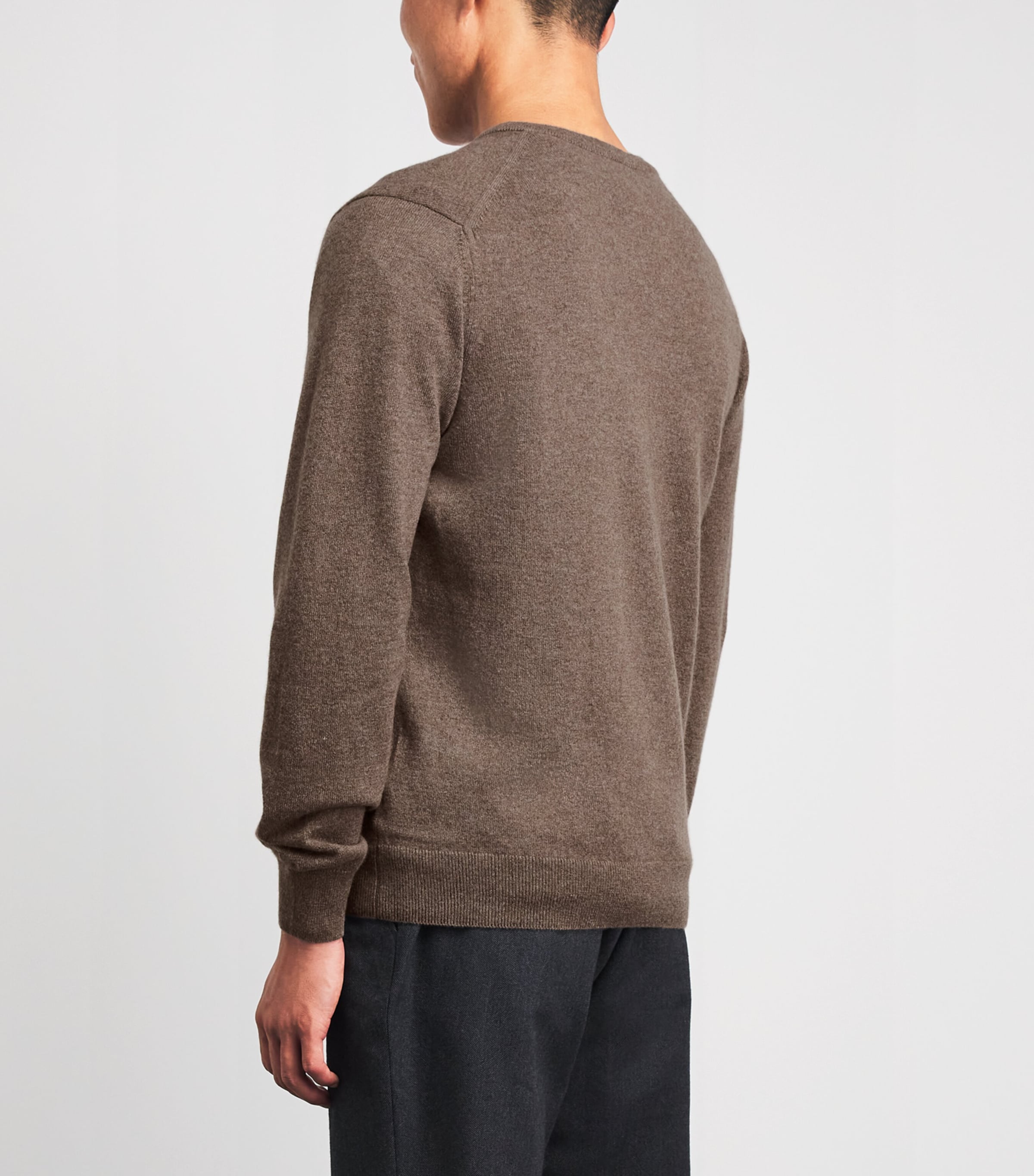 Sunspel Mens Cashmere V-Neck Sweater Image 5