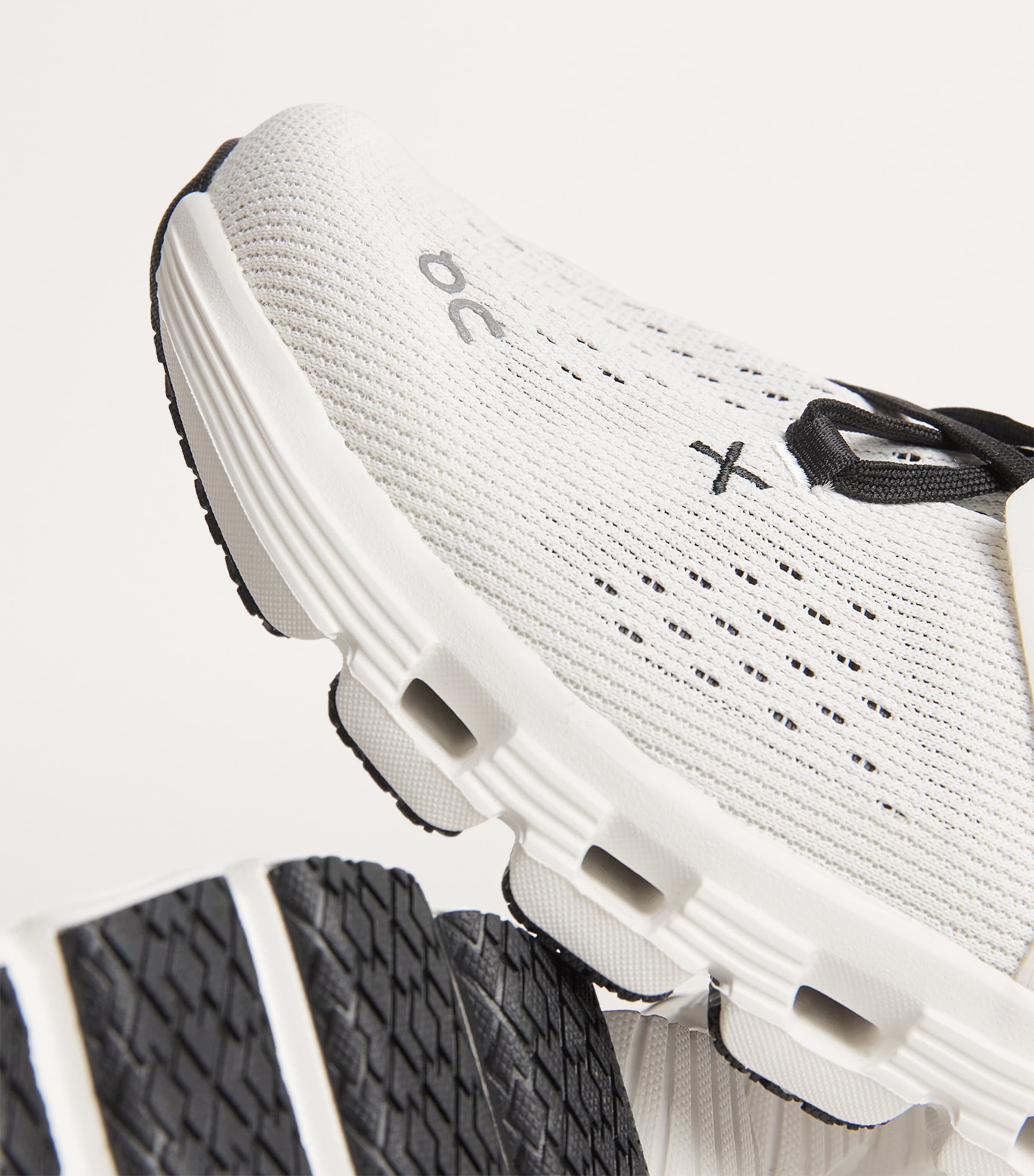 Cloud X 4 Trainers IVORY|BLACK Image 7