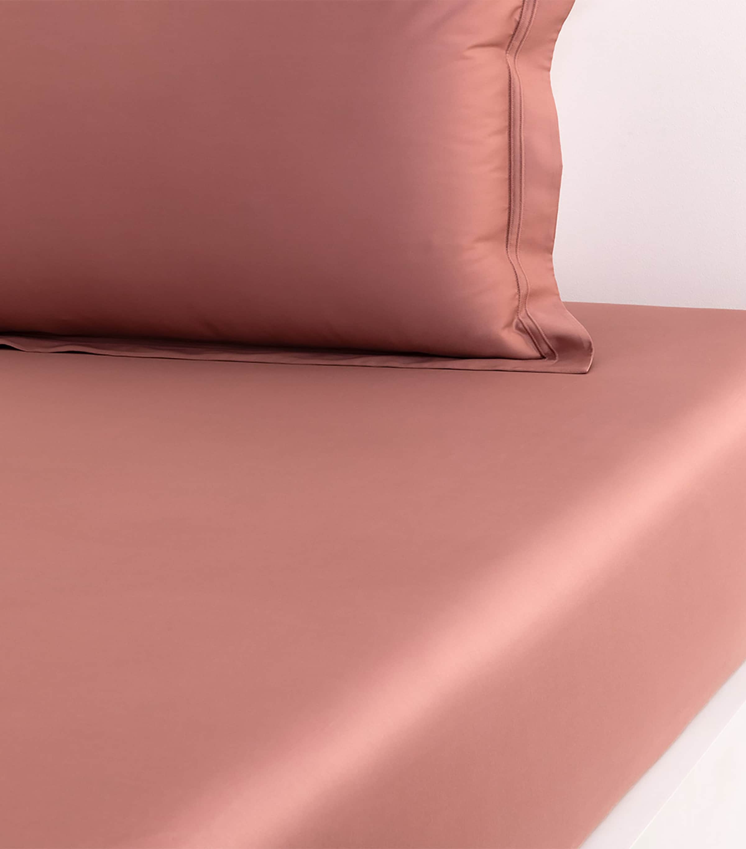 Yves Delorme Triomphe Santal Super King Fitted Sheet (180cm x 200cm) Santal Image 1